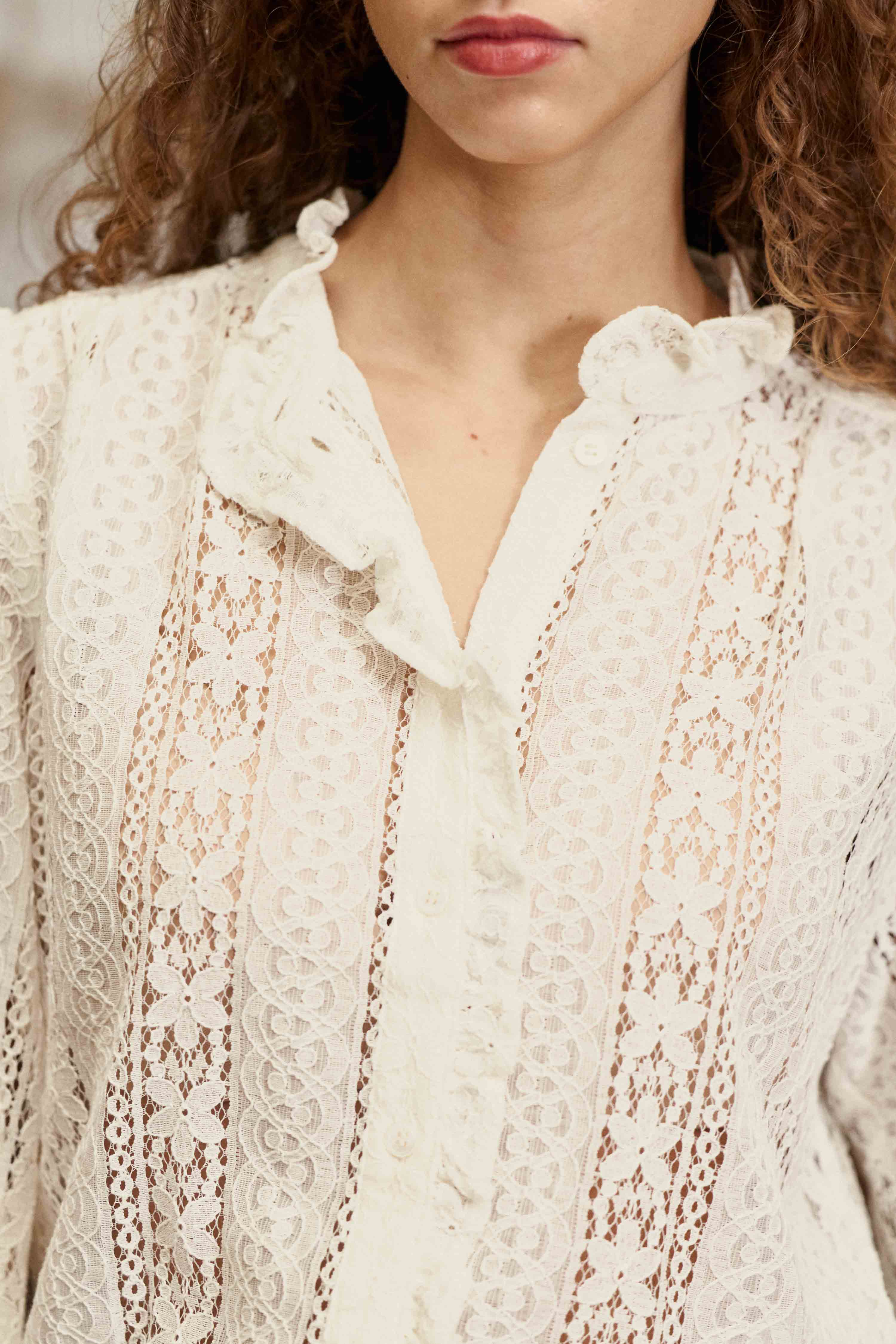 Besma - Lace Blouse