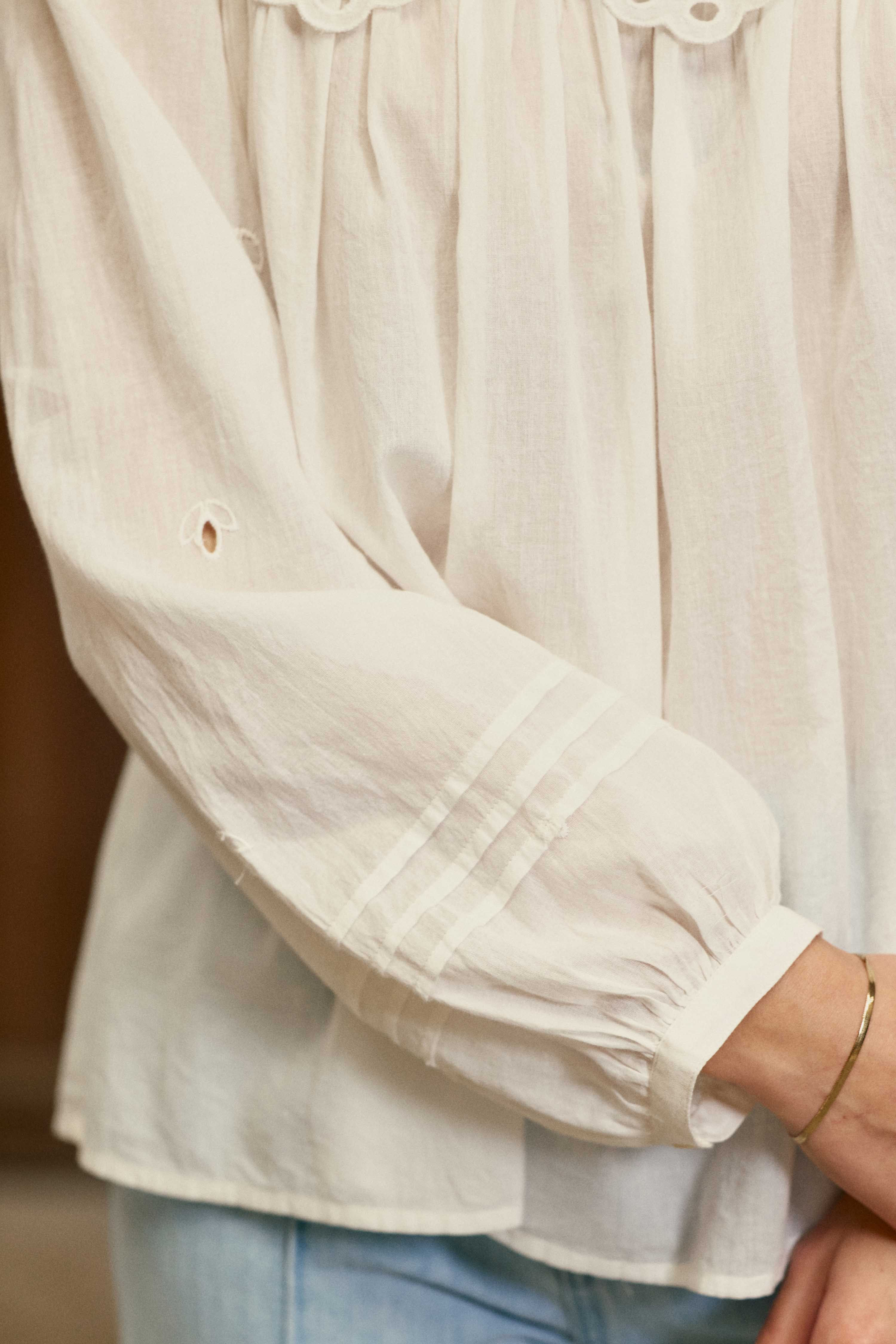 Ecru embroidered blouse – Brany