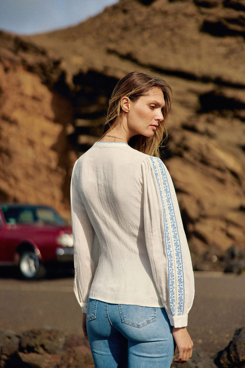 Blouse avec broderie blanc/bleu - Brielle