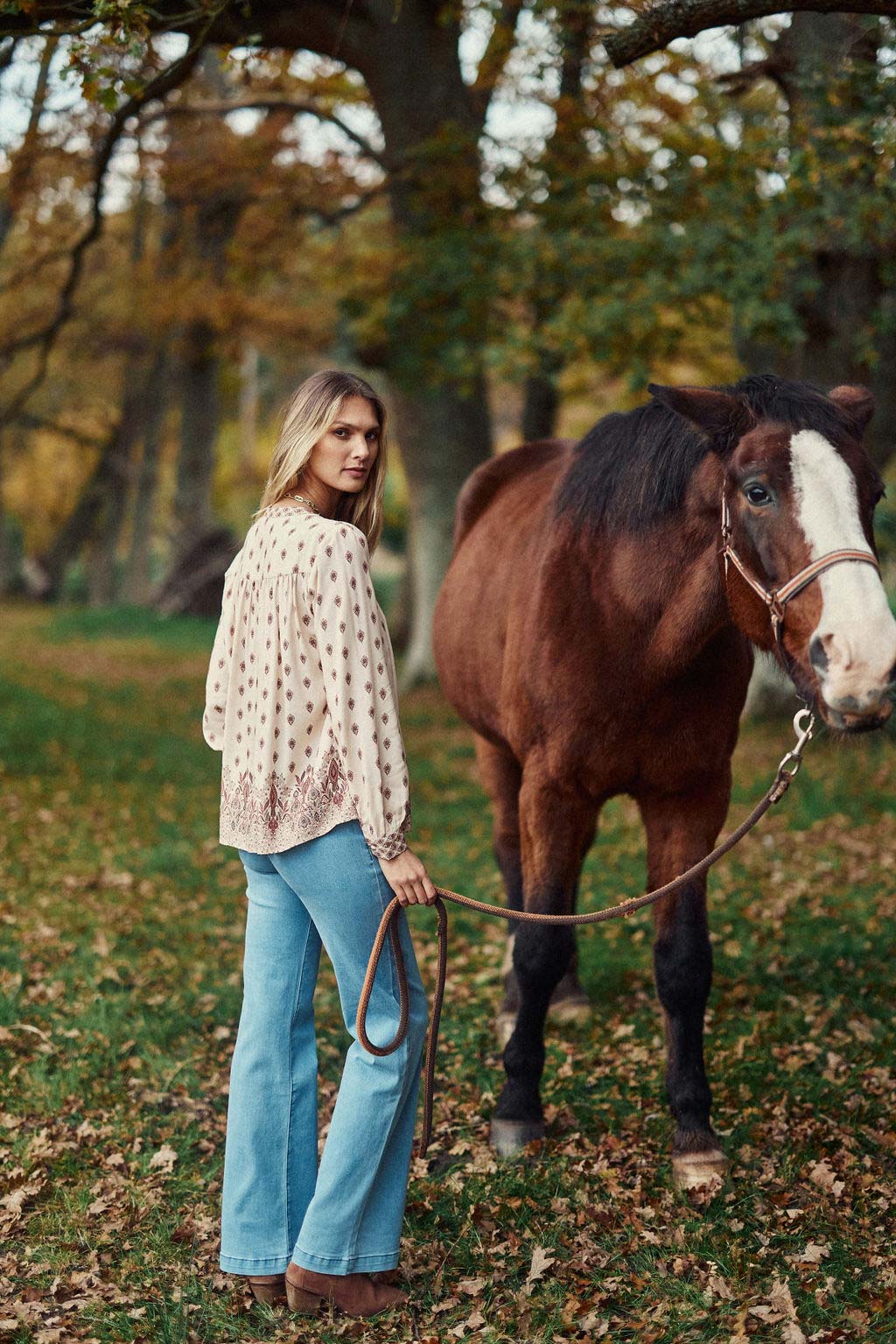 Floral V-neck blouse - Brown
