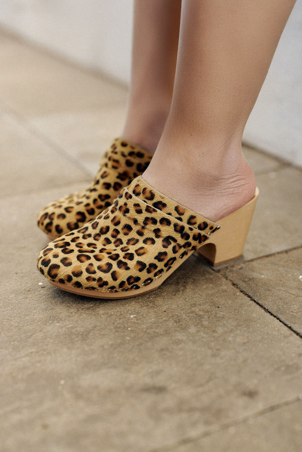 Leopard leather clogs - Gabriel