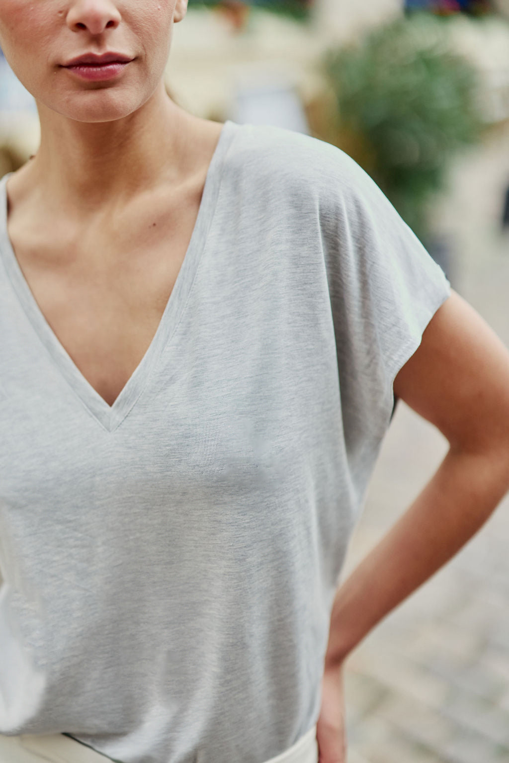 Gray V-neck t-shirt - Marcelina