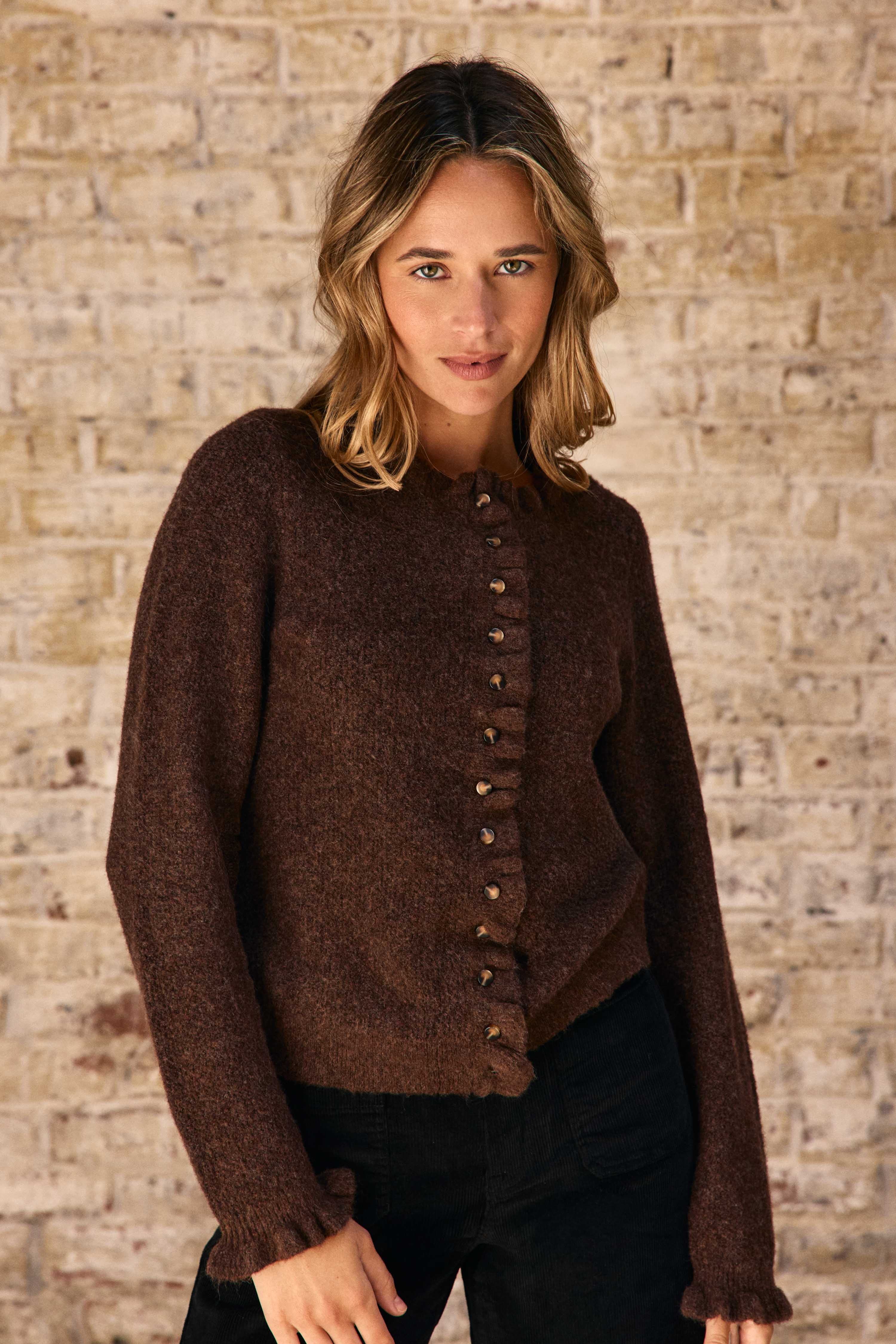 Mudya – Strickjacke mit Knöpfen