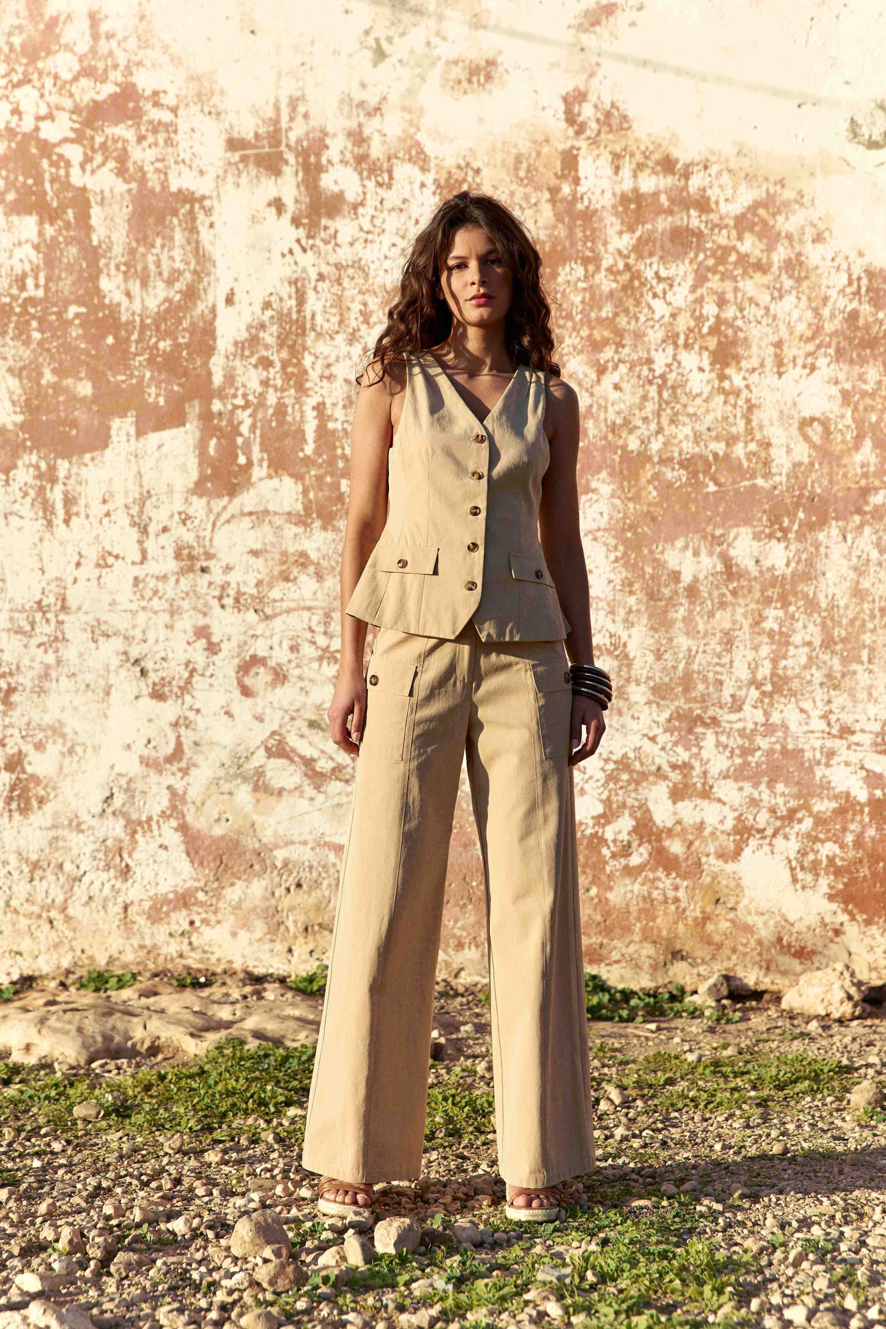 Nea - Sleeveless Vest
