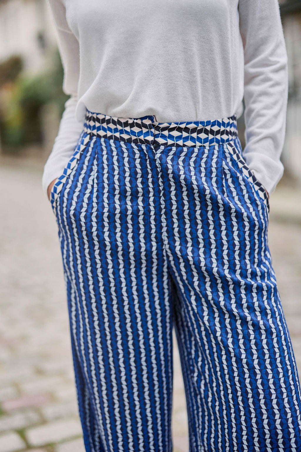 Pantalon motif géométrique bleu - Pauline