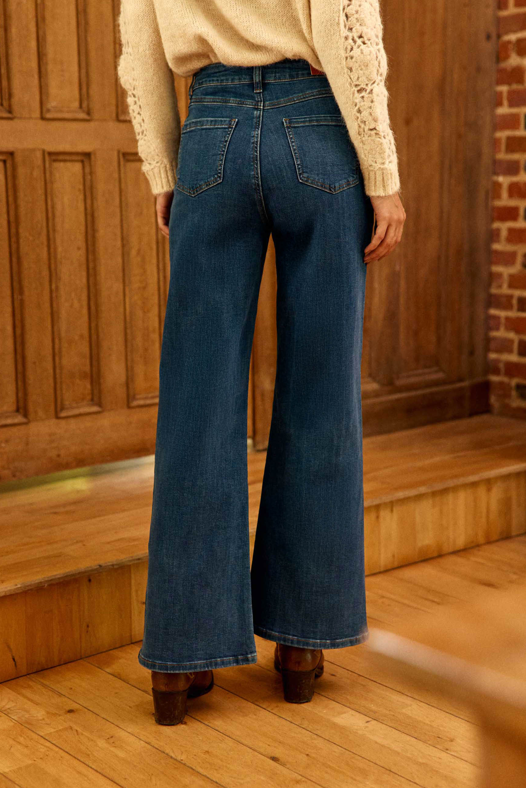 Peyton Washed Flare Jeans