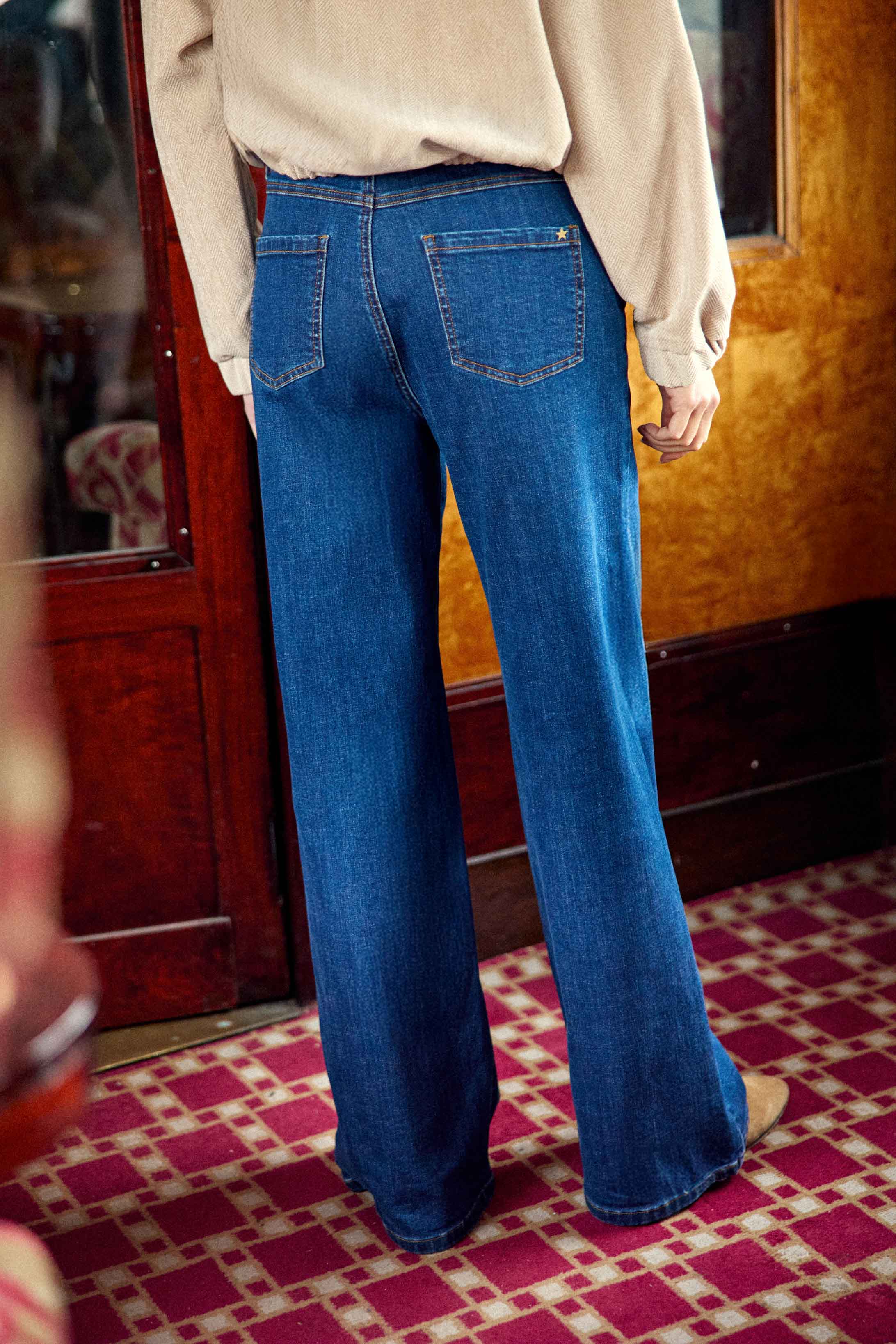 Peyton Washed Flare Jeans