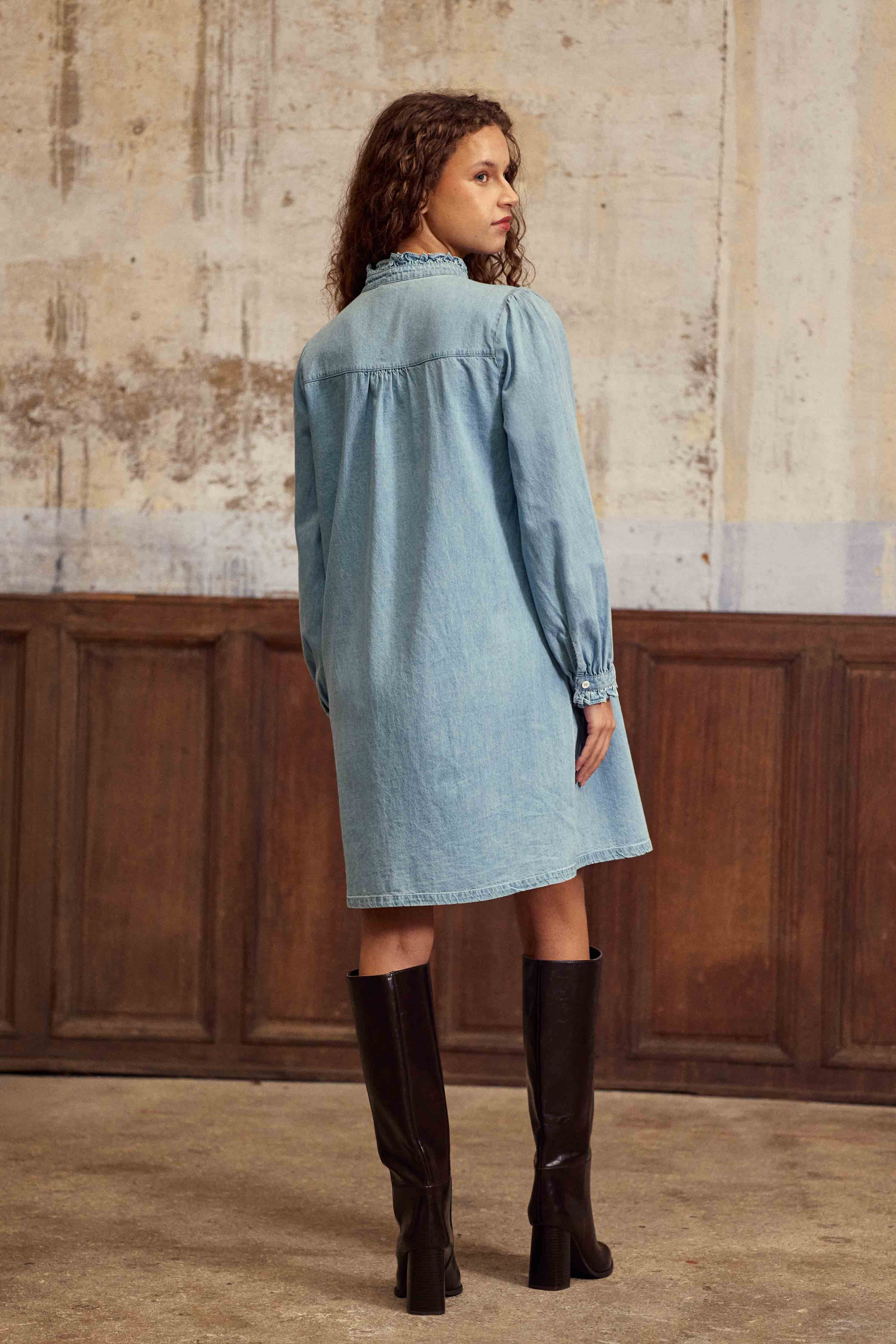 Robe courte col officier en denim – Raity