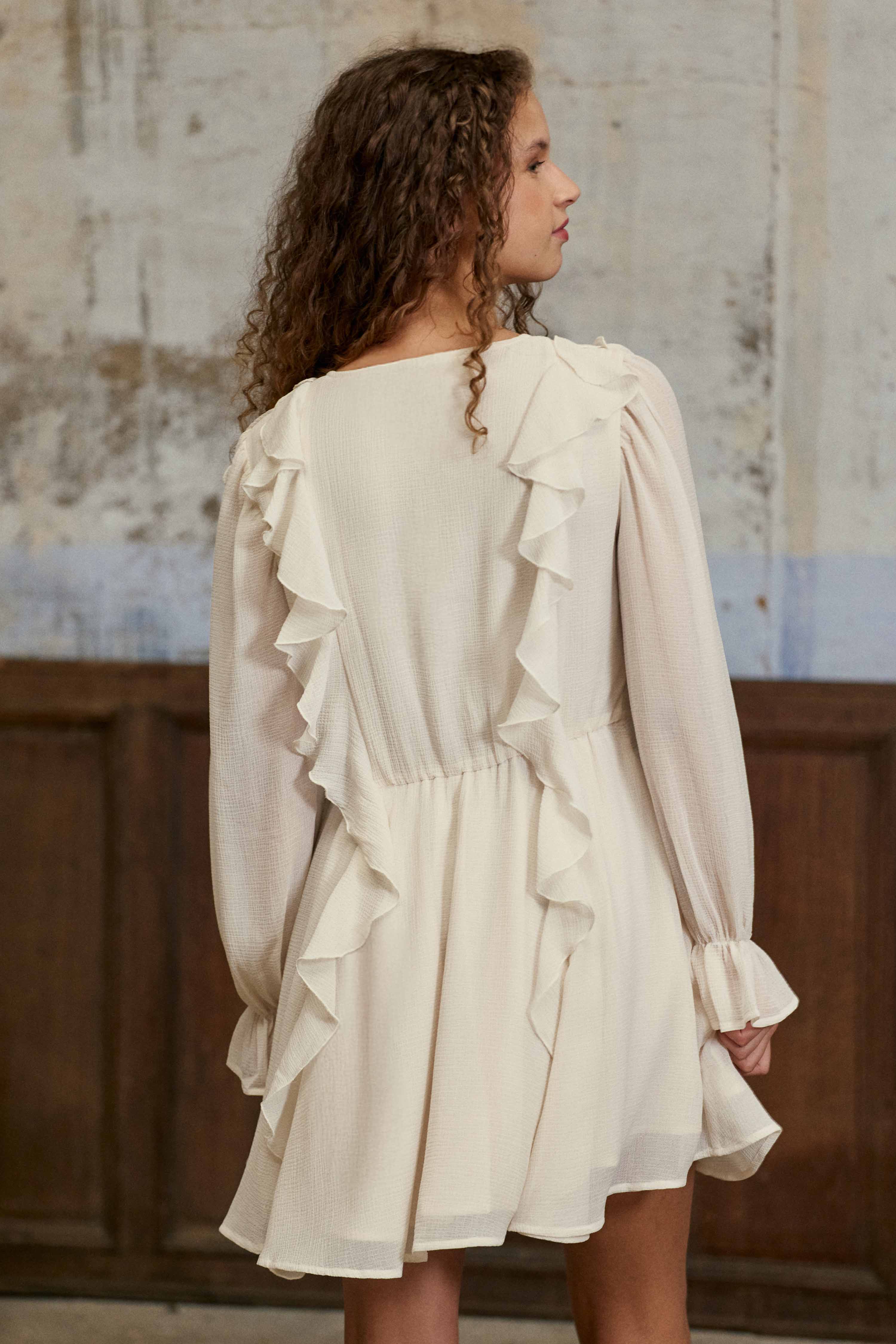 Robe courte à volants écrue – Rux