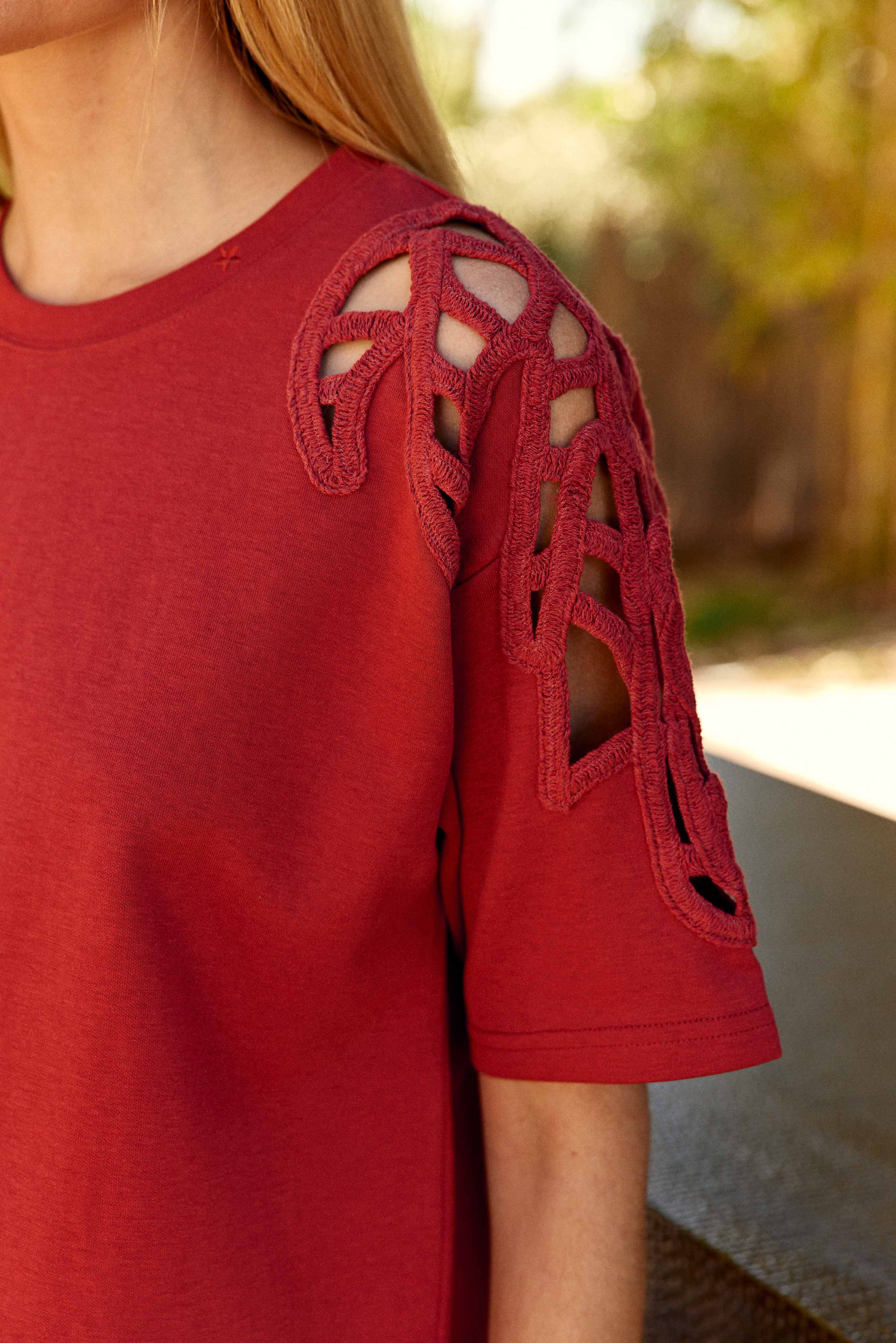 Taisy – Oversized Ajour-T-Shirt