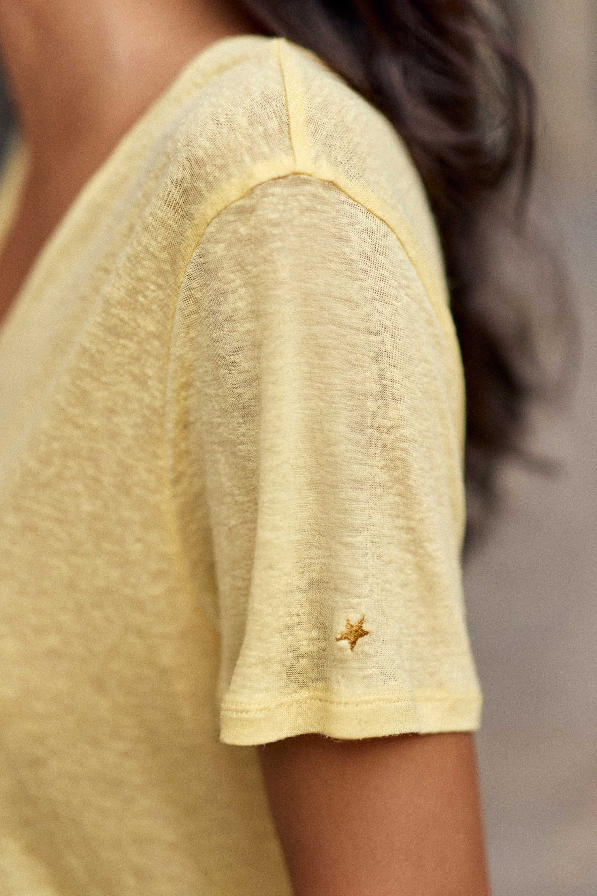 Yellow V-neck T-shirt - Thana