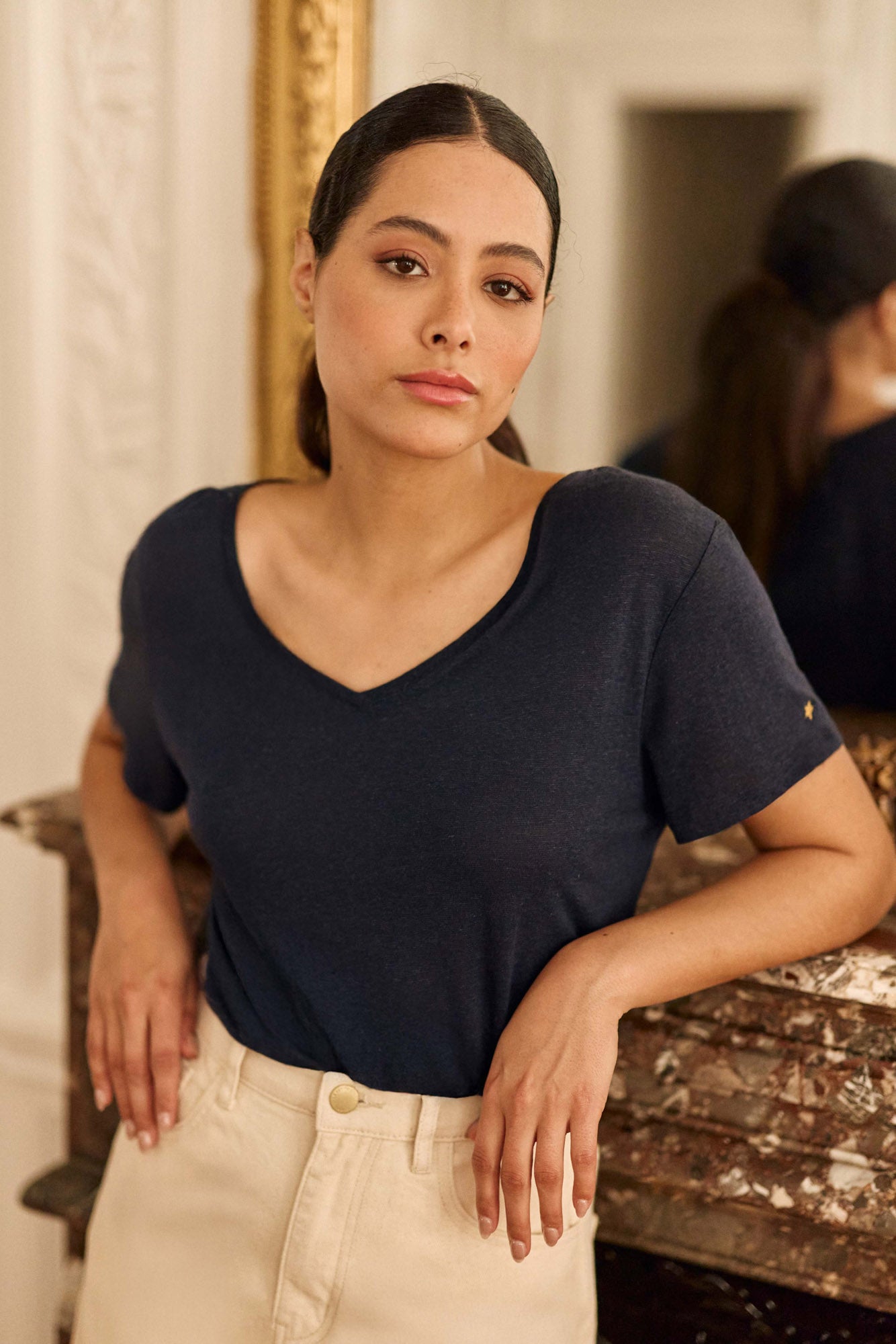 Navy V-neck T-shirt - Thana