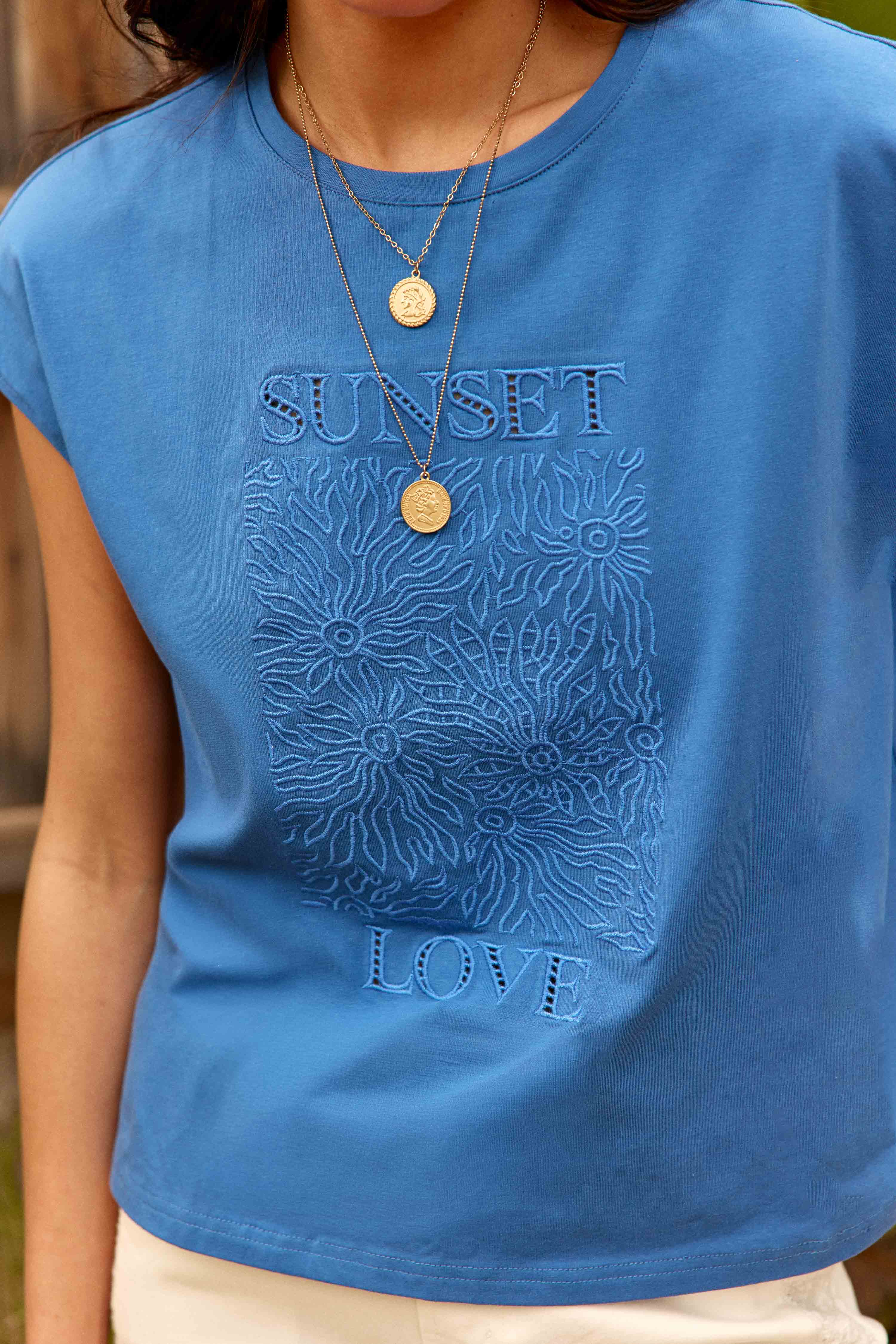 Tunset – Oversize besticktes T-Shirt