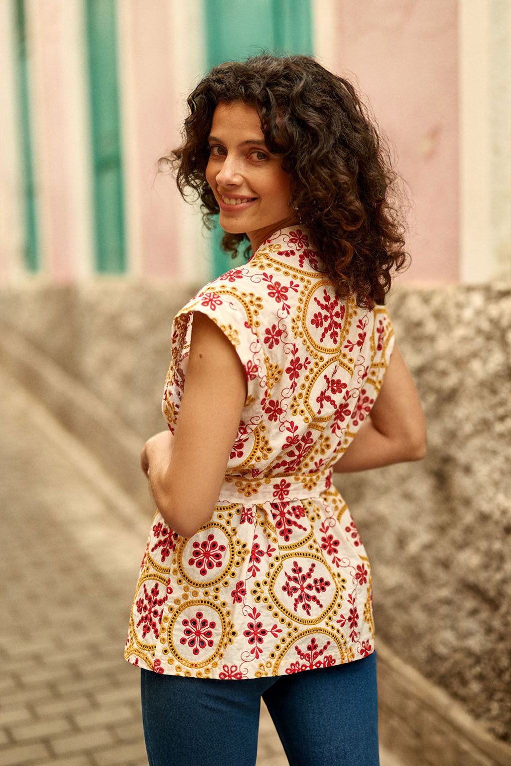 Ecru sleeveless jacket - Velty