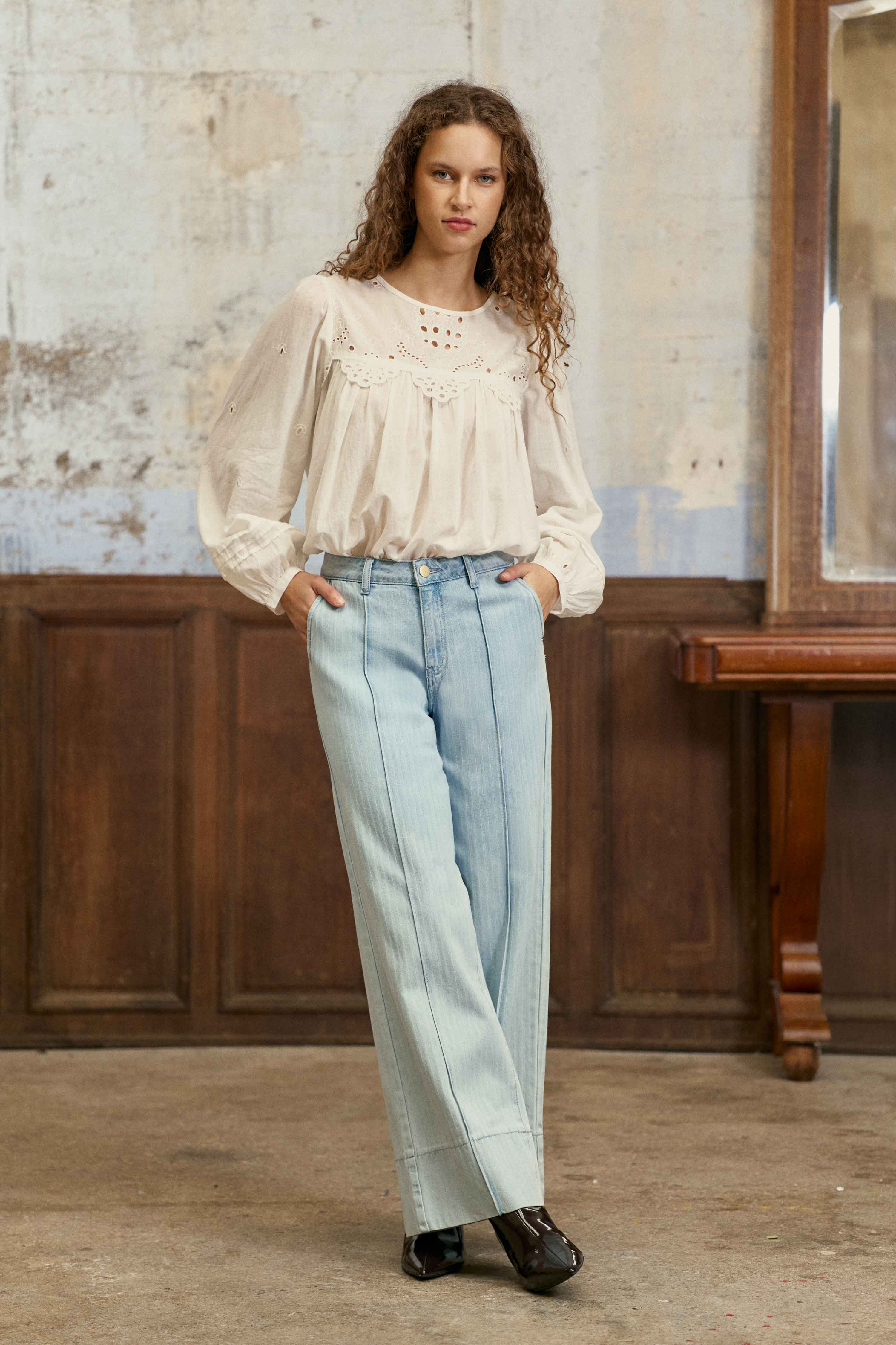 Blouse brodée écrue – Brany