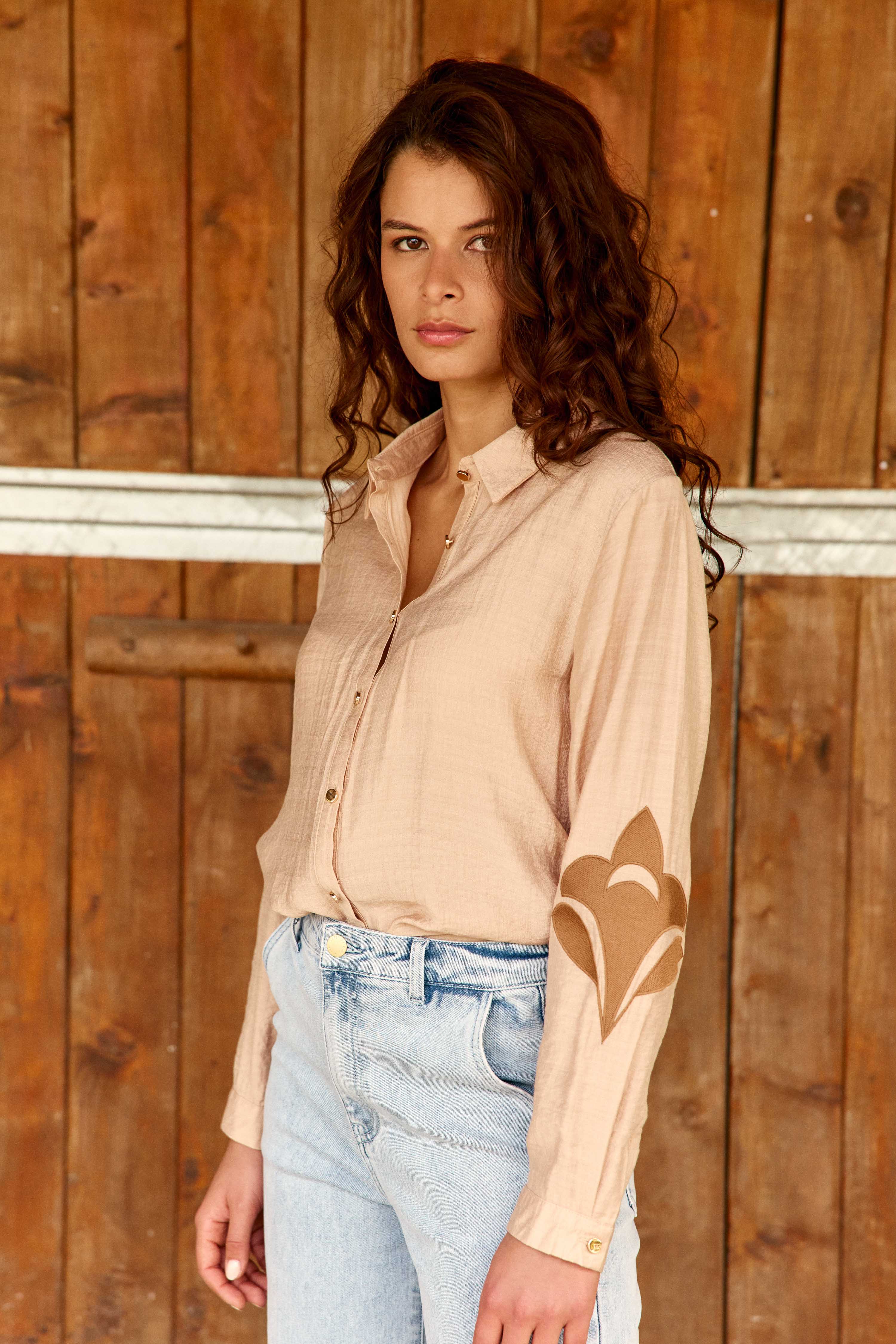 Waldrebe - Bestickte Bluse