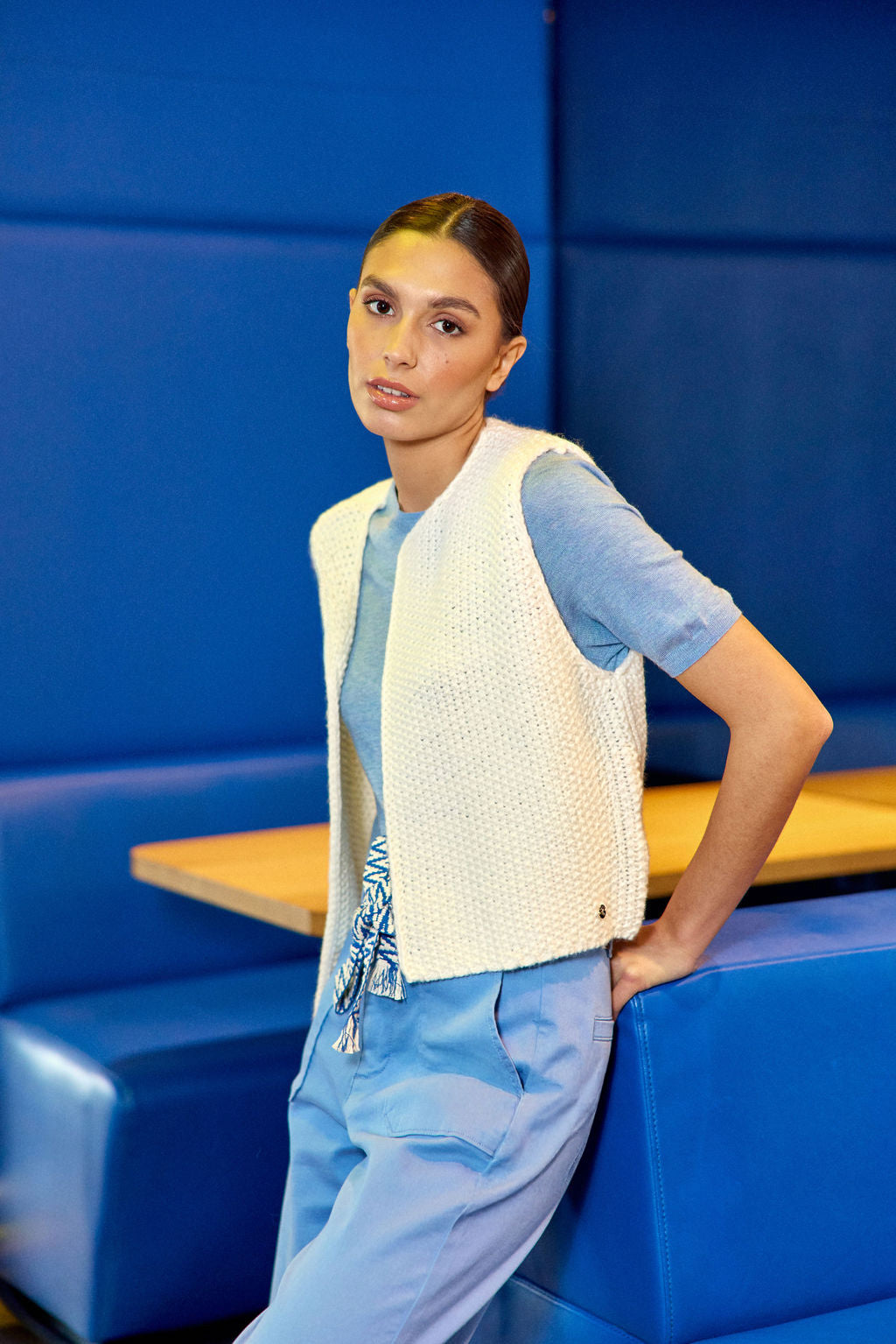 White sleeveless vest - Crea
