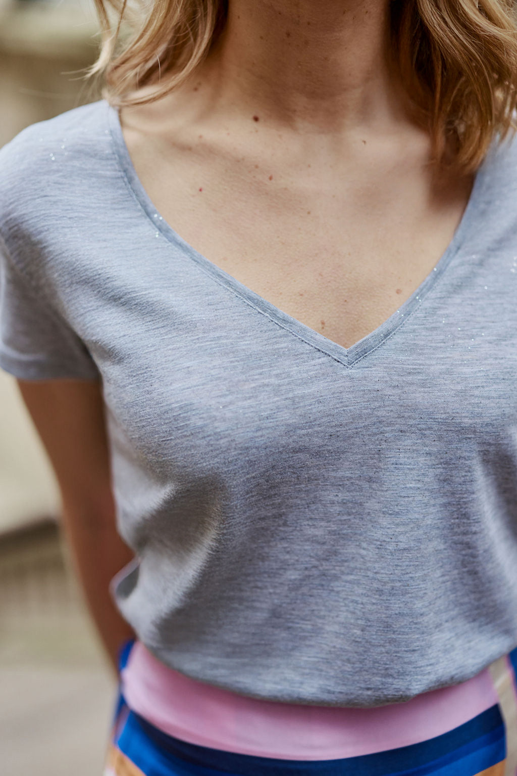 T-shirt col V gris - Elvie