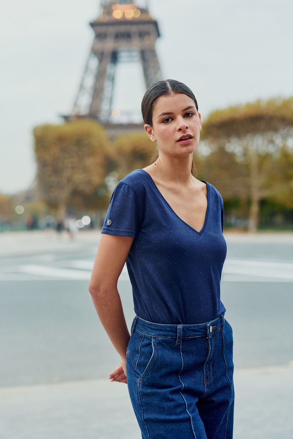 Navy V-neck T-shirt - Elvie