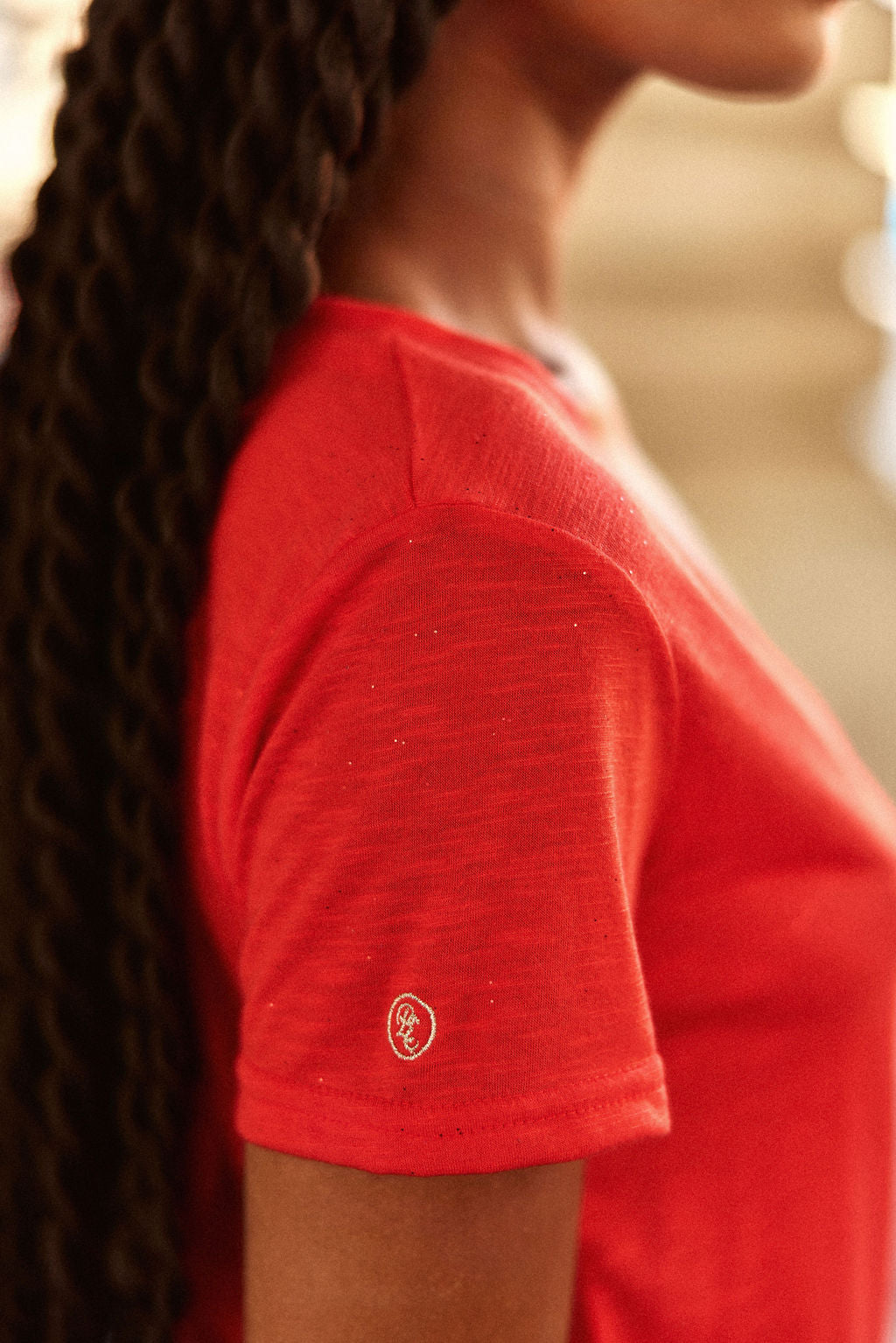T-shirt col V rouge - Elvie