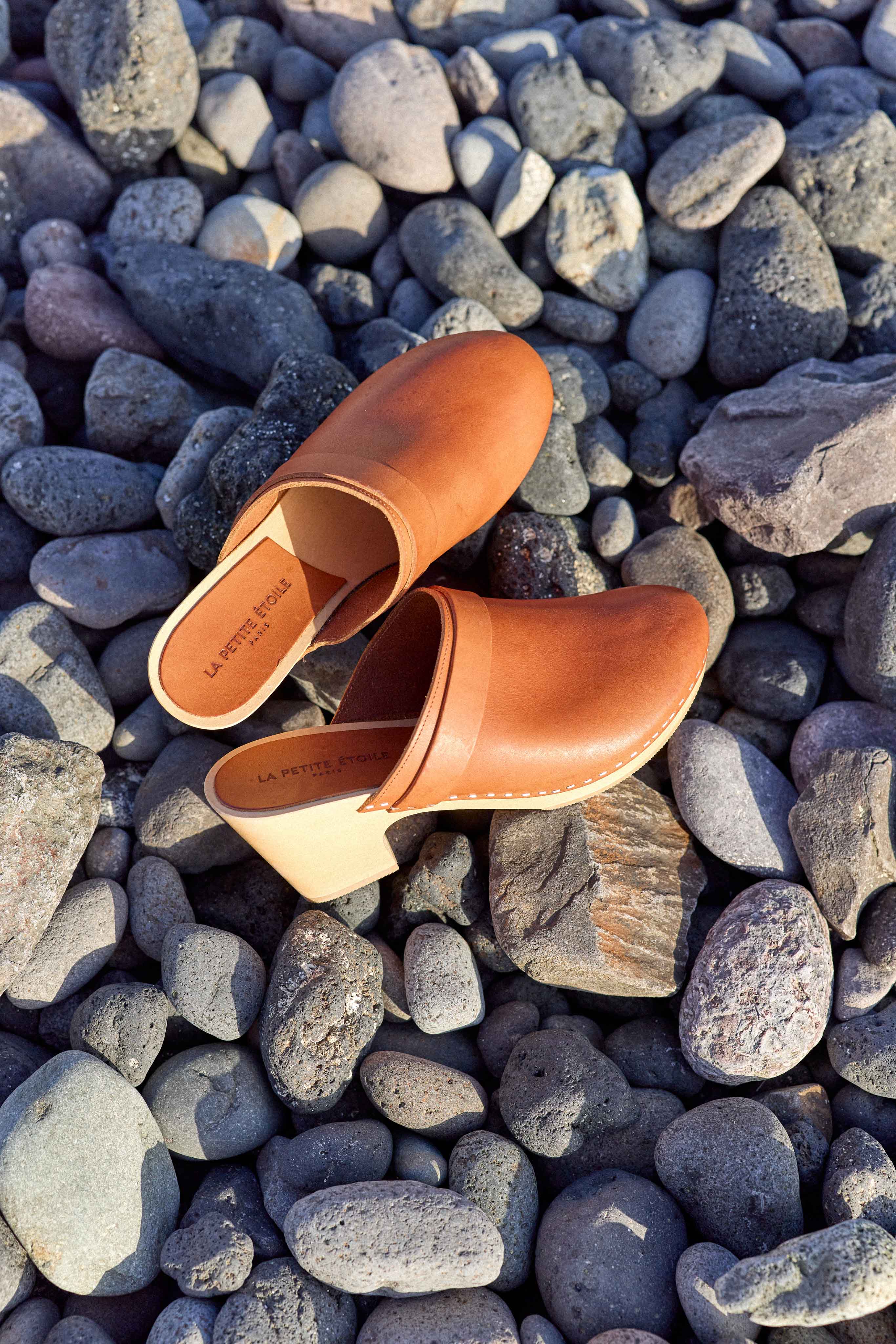 Camel leather clogs - Gabriel