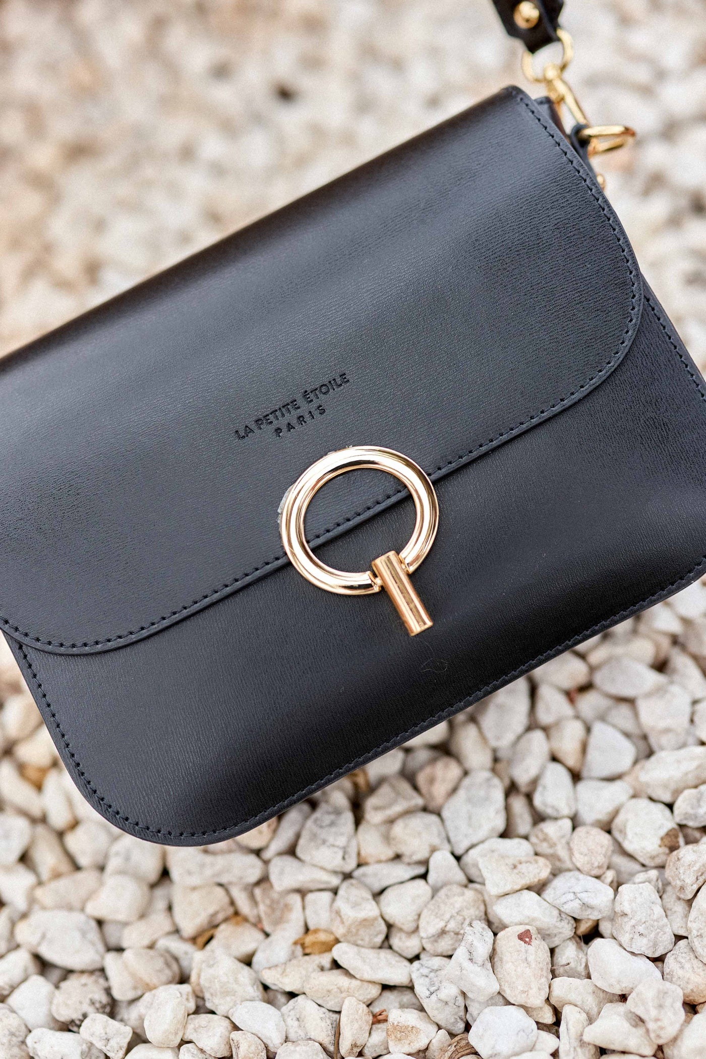 Black leather bag - James