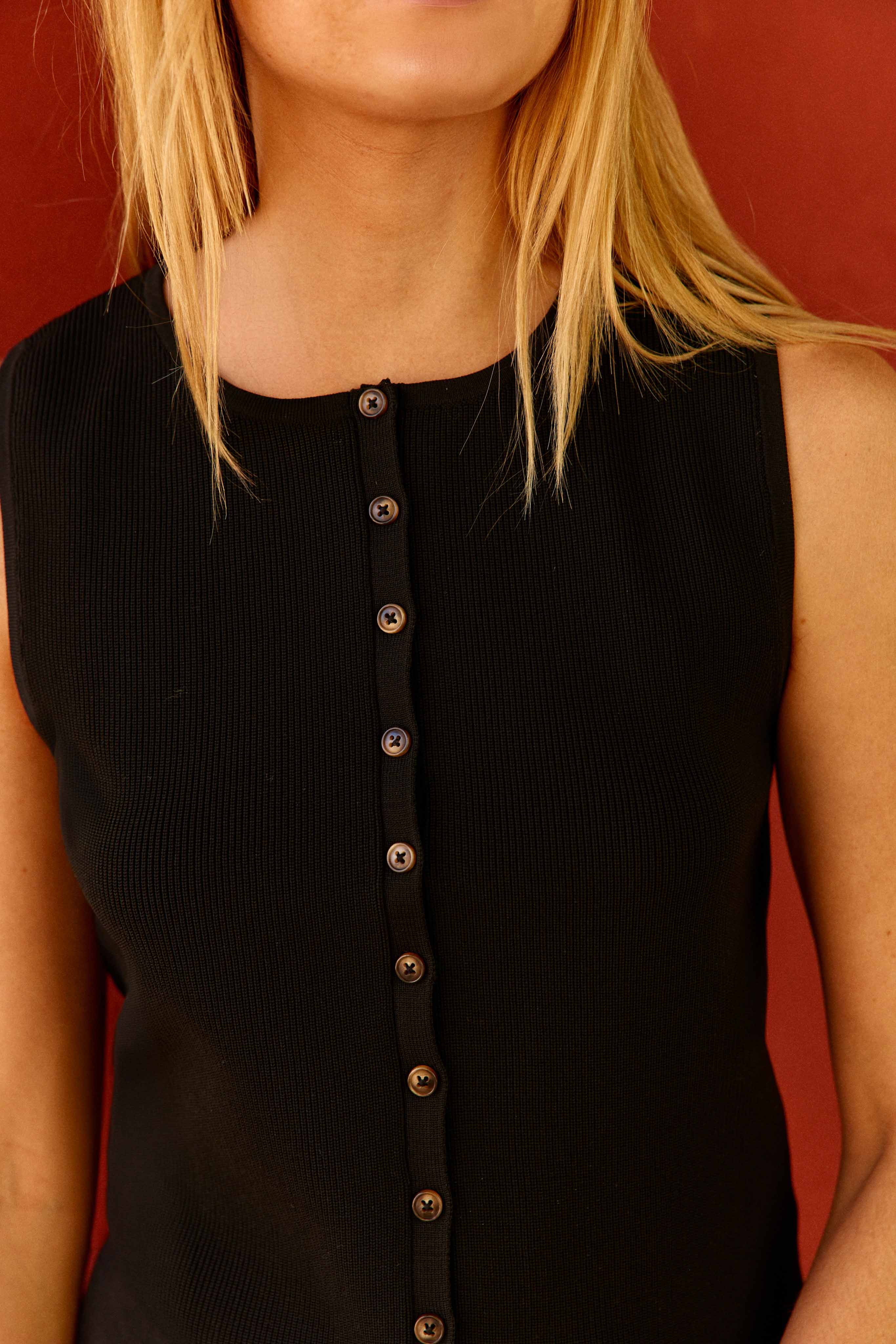 Maggie - Sleeveless Vest