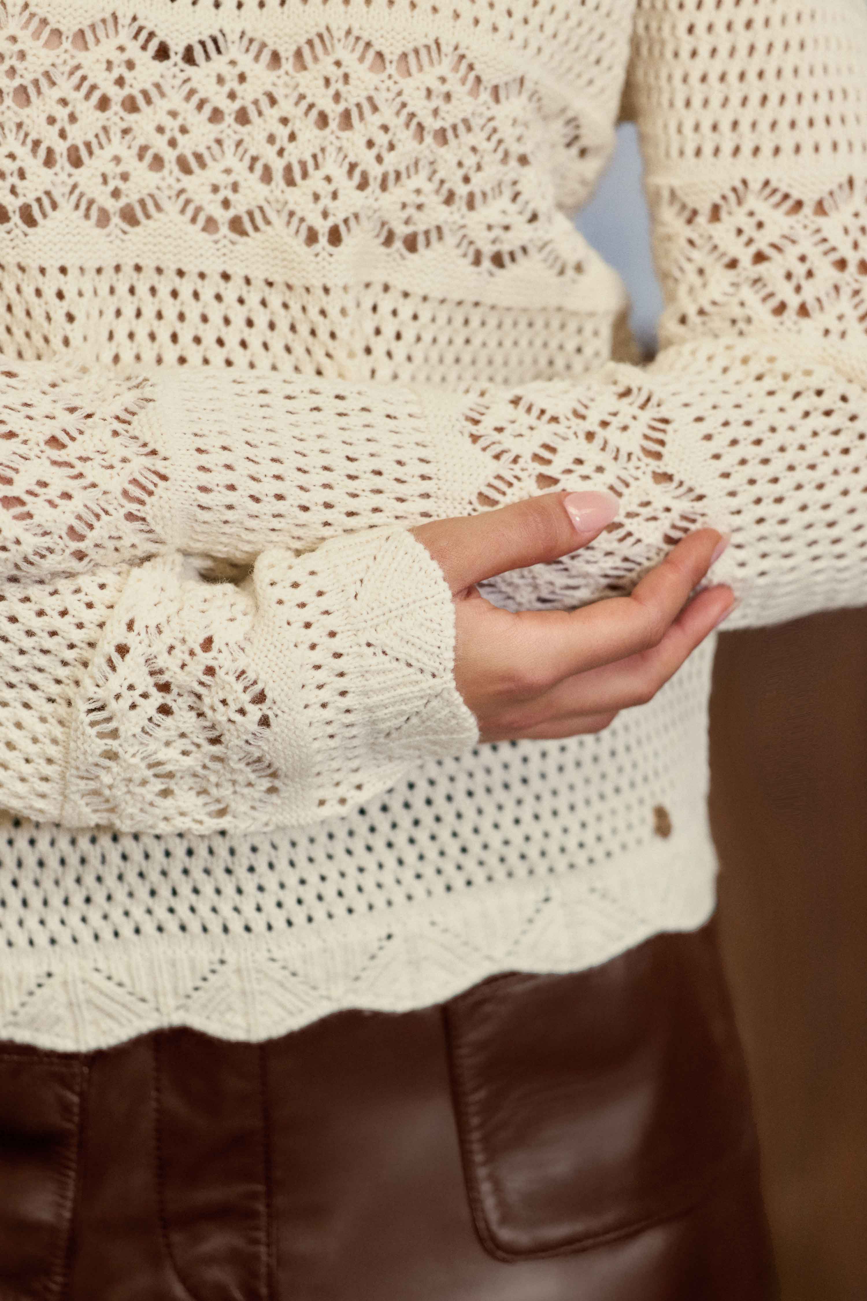 Pull ajouré écru – Manty