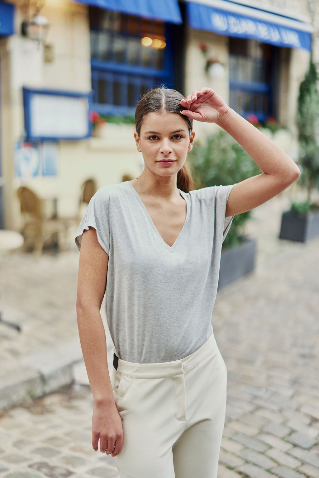 Gray V-neck t-shirt - Marcelina