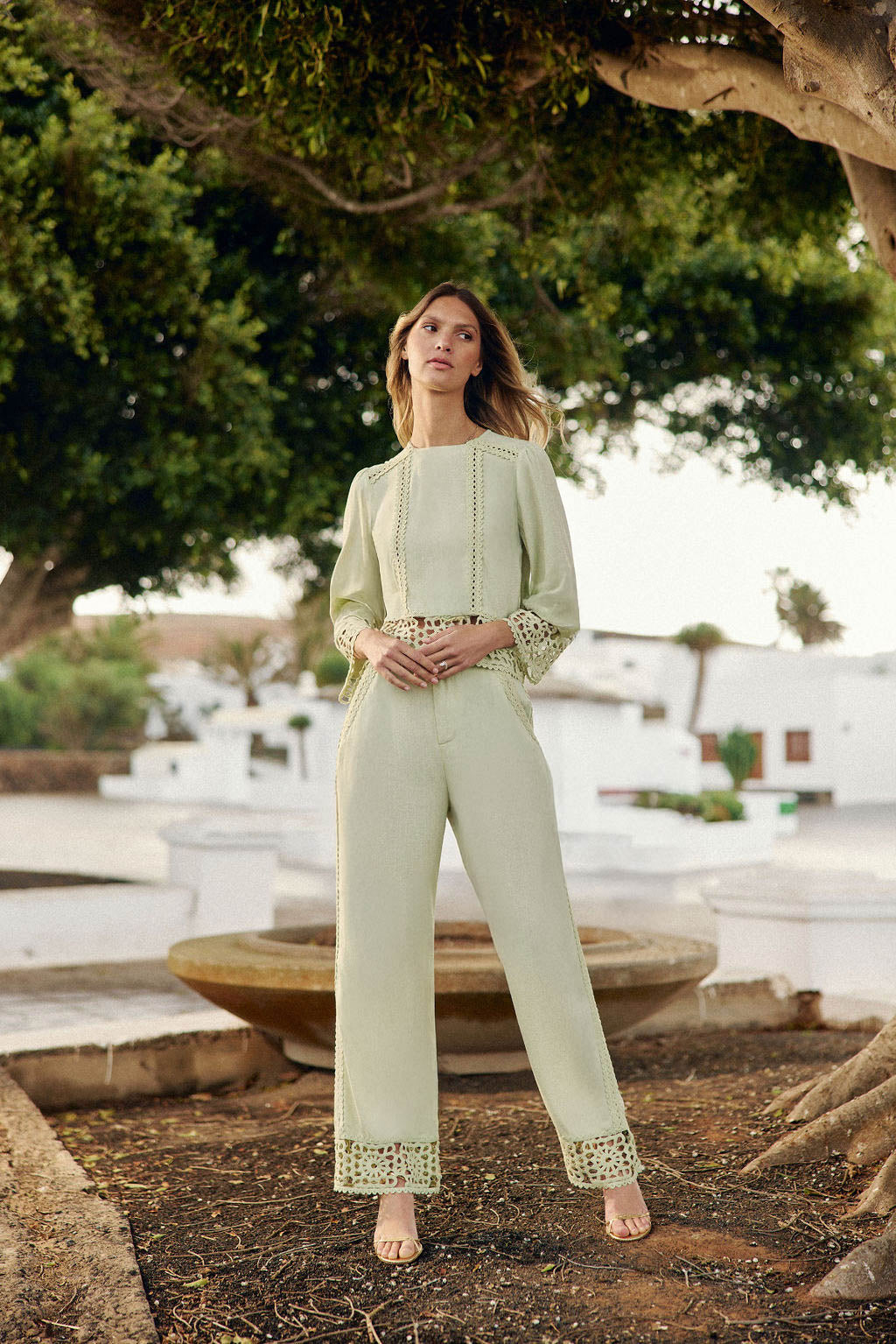 Straight pants with almond green crochet details - Priella