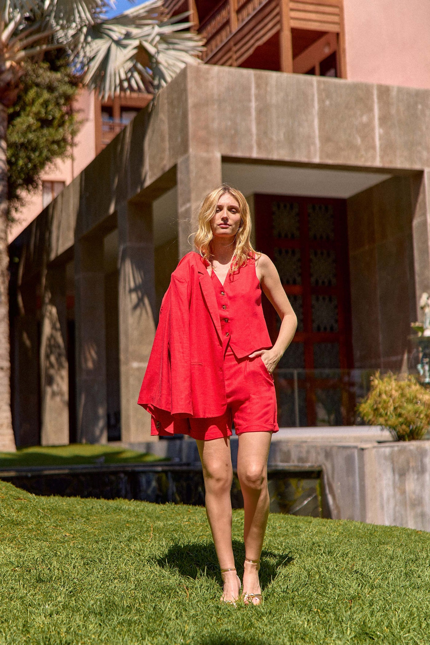 Red shorts - Sevia