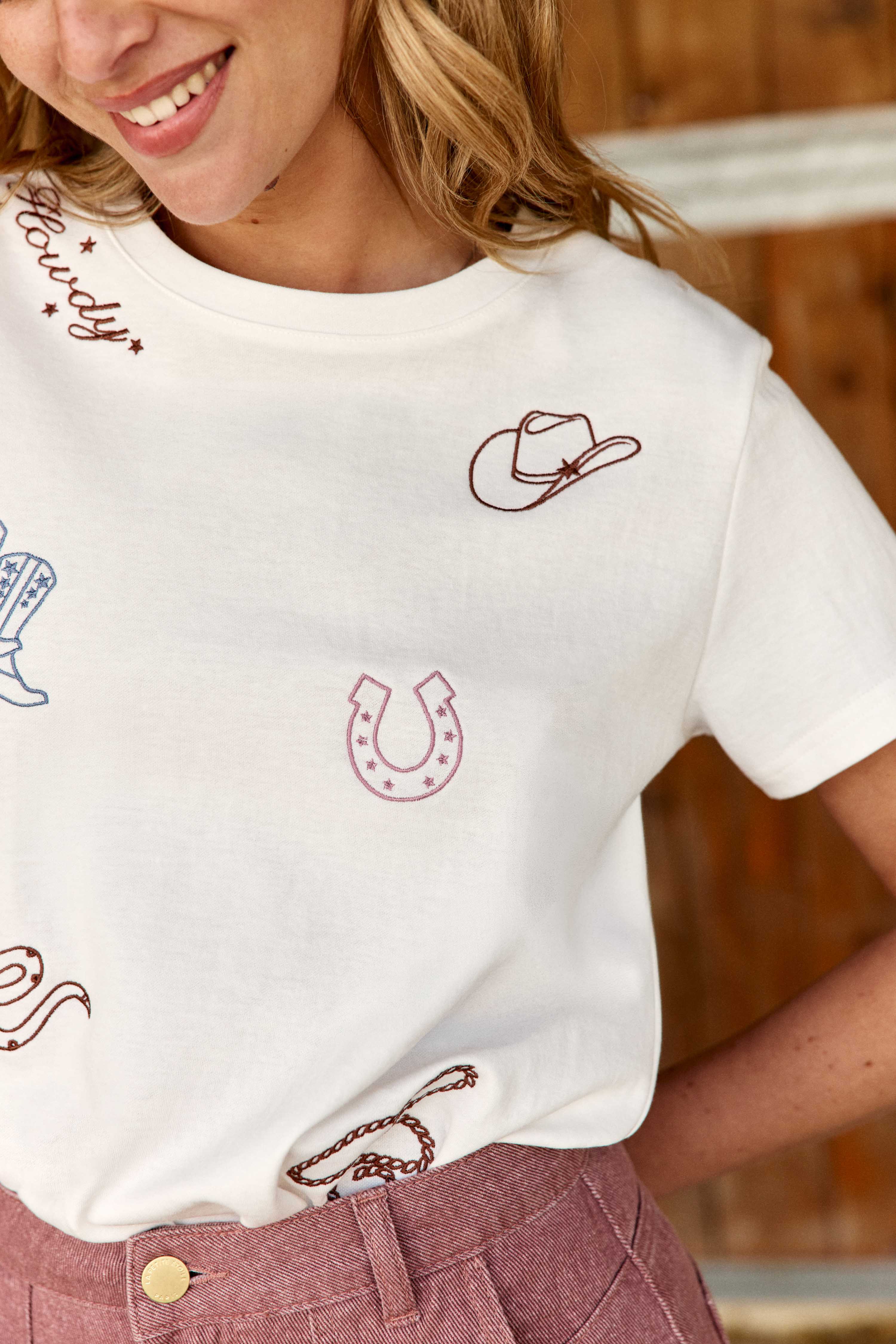 Taigo - Besticktes T-Shirt