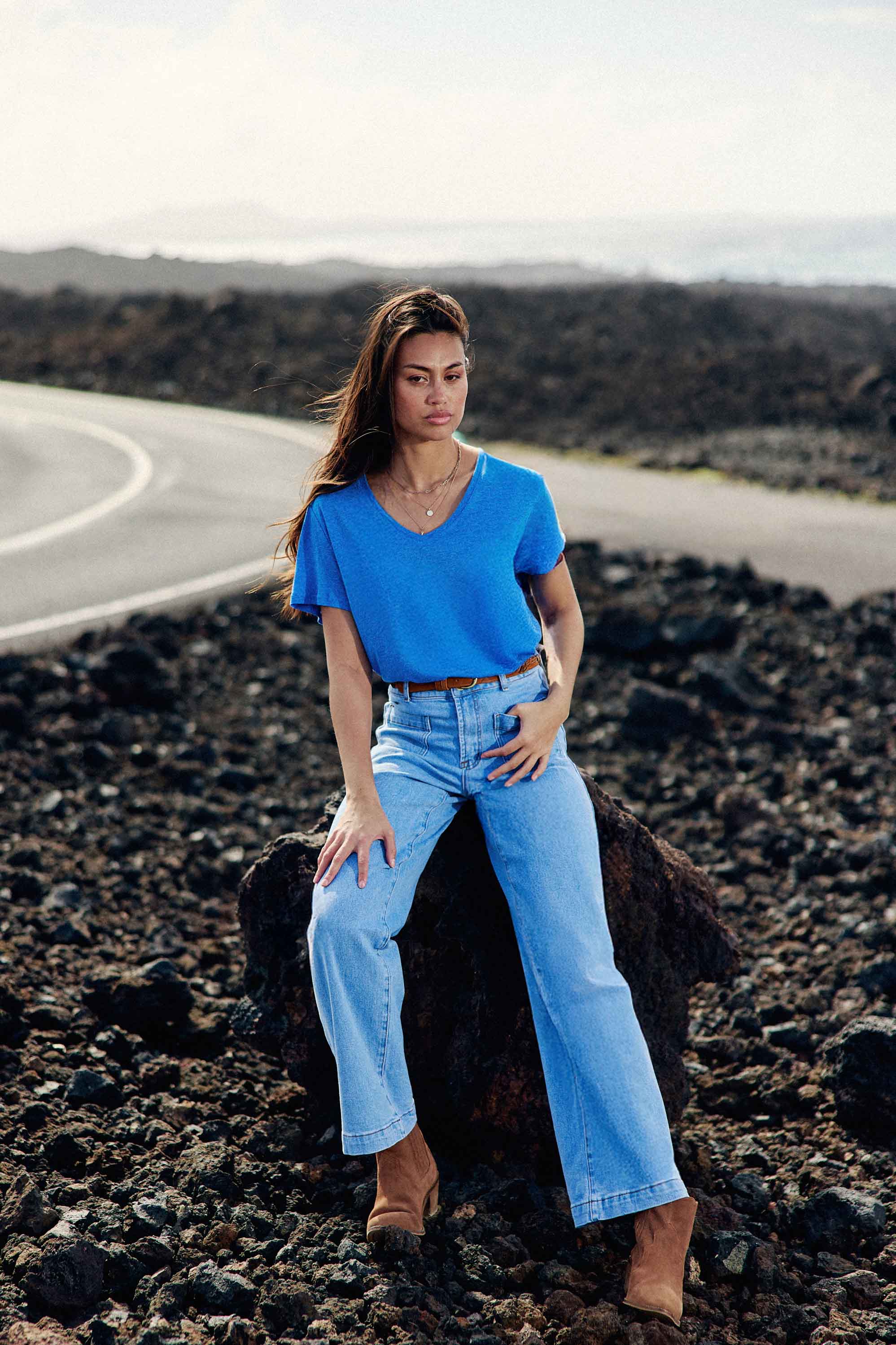 Blue V-neck T-shirt - Thana