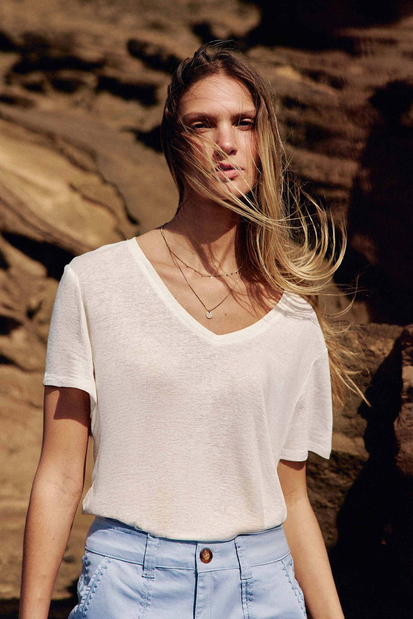 Ecru V-neck T-shirt - Thana
