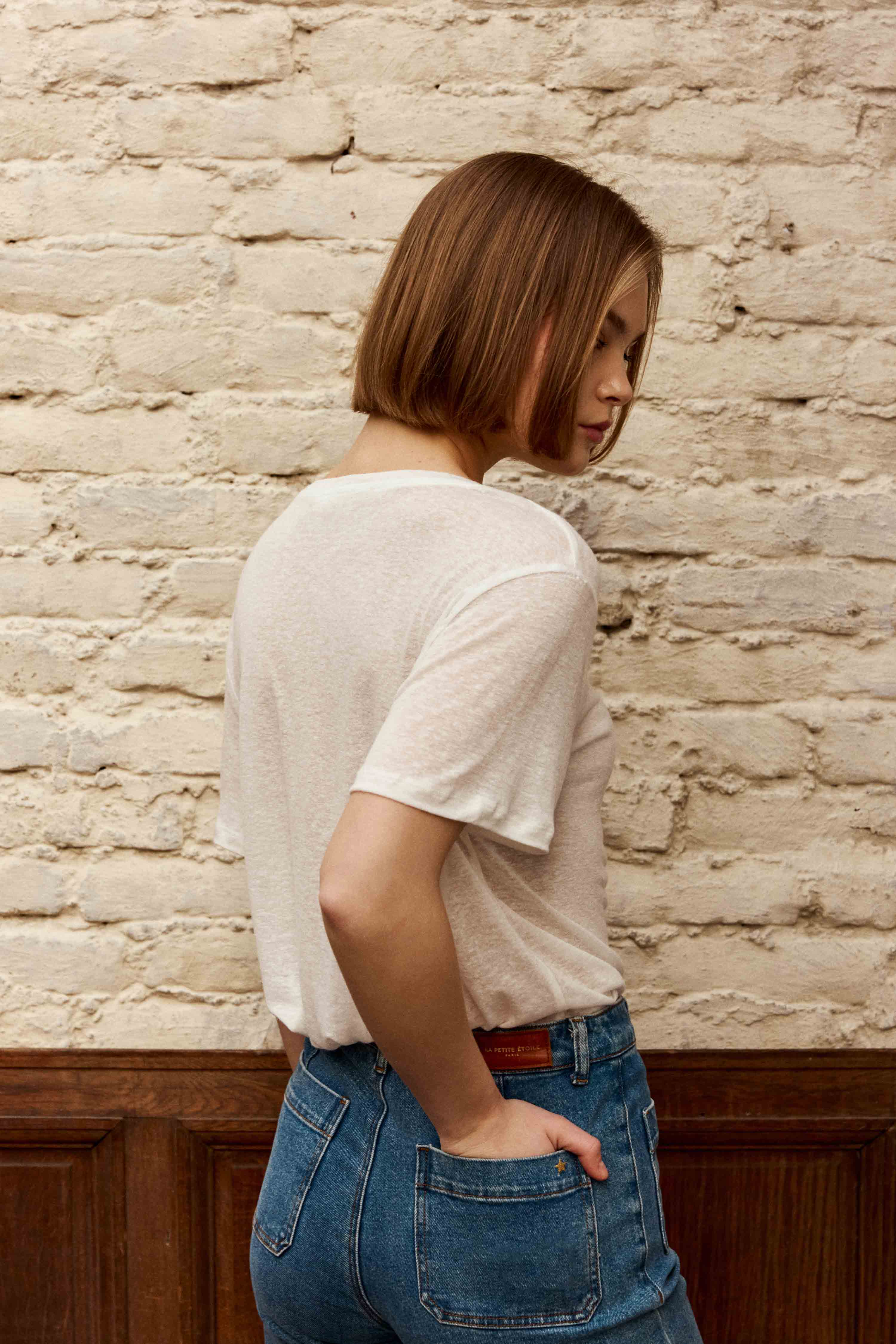 Ecrufarbenes T-Shirt mit V-Ausschnitt - Thana