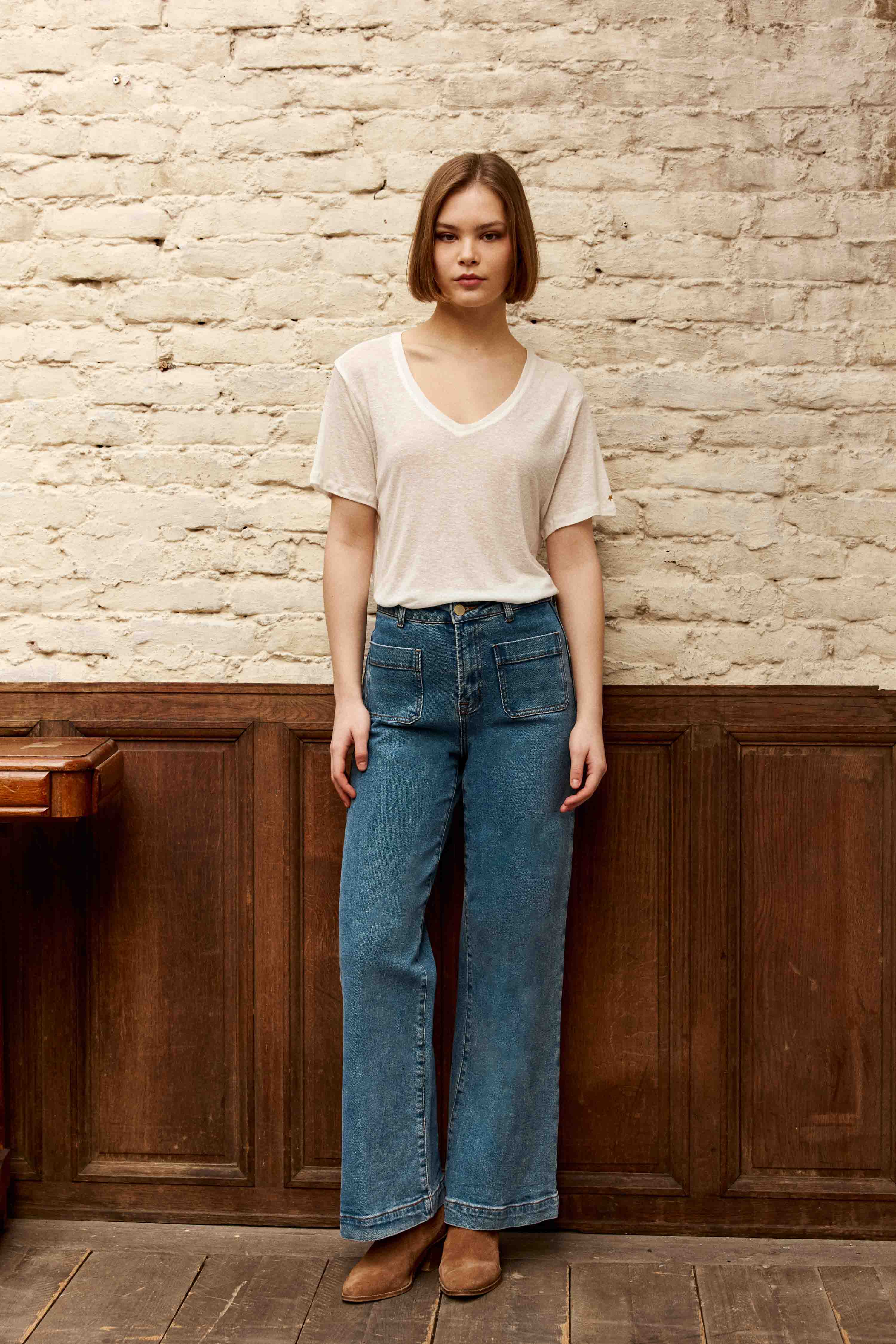 Ecrufarbenes T-Shirt mit V-Ausschnitt - Thana