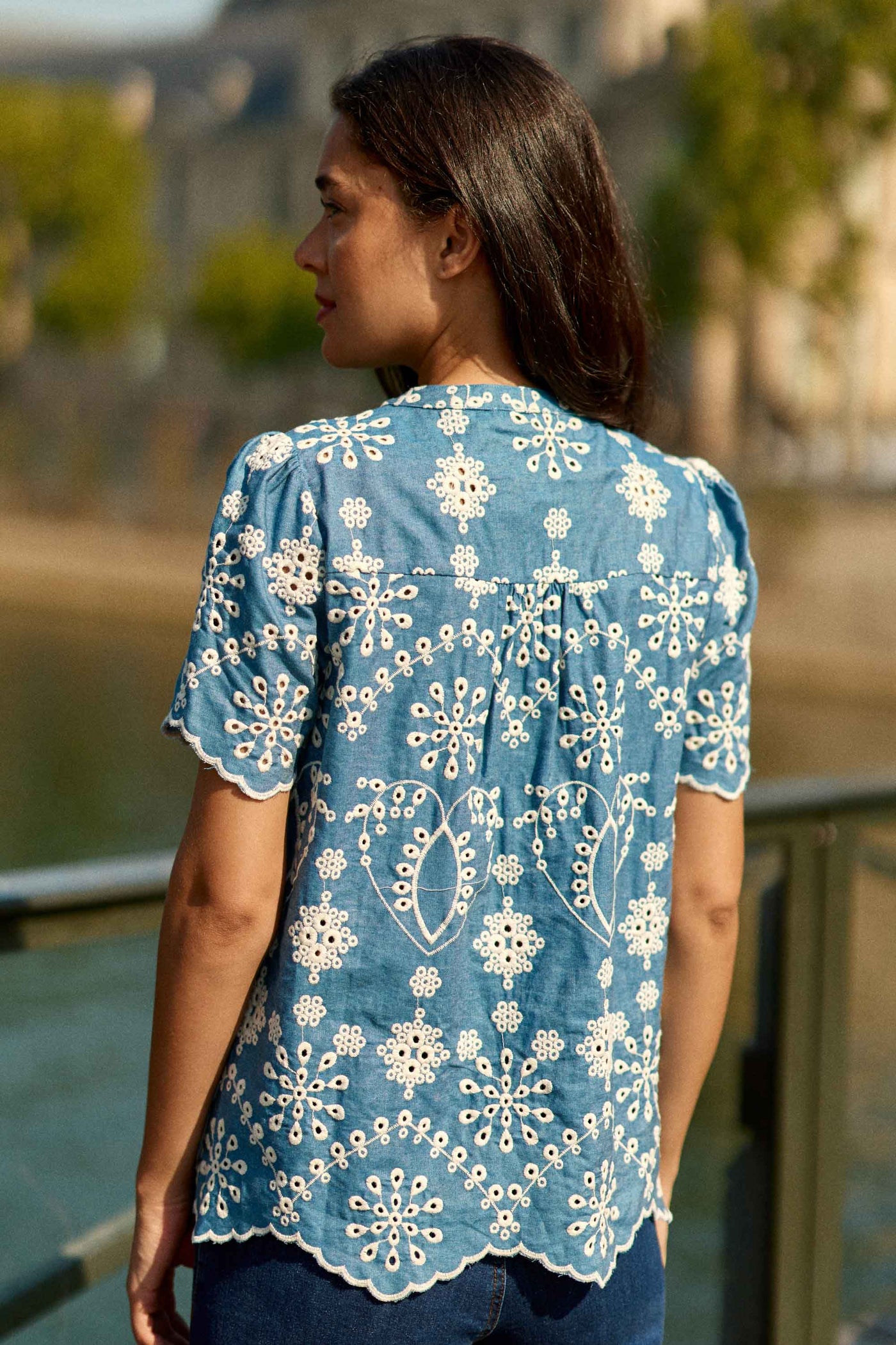 Top manches courtes brodé bleu - Thea