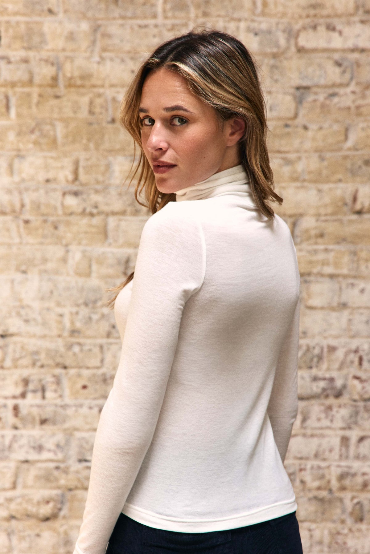 Tova – T-shirt col roulé