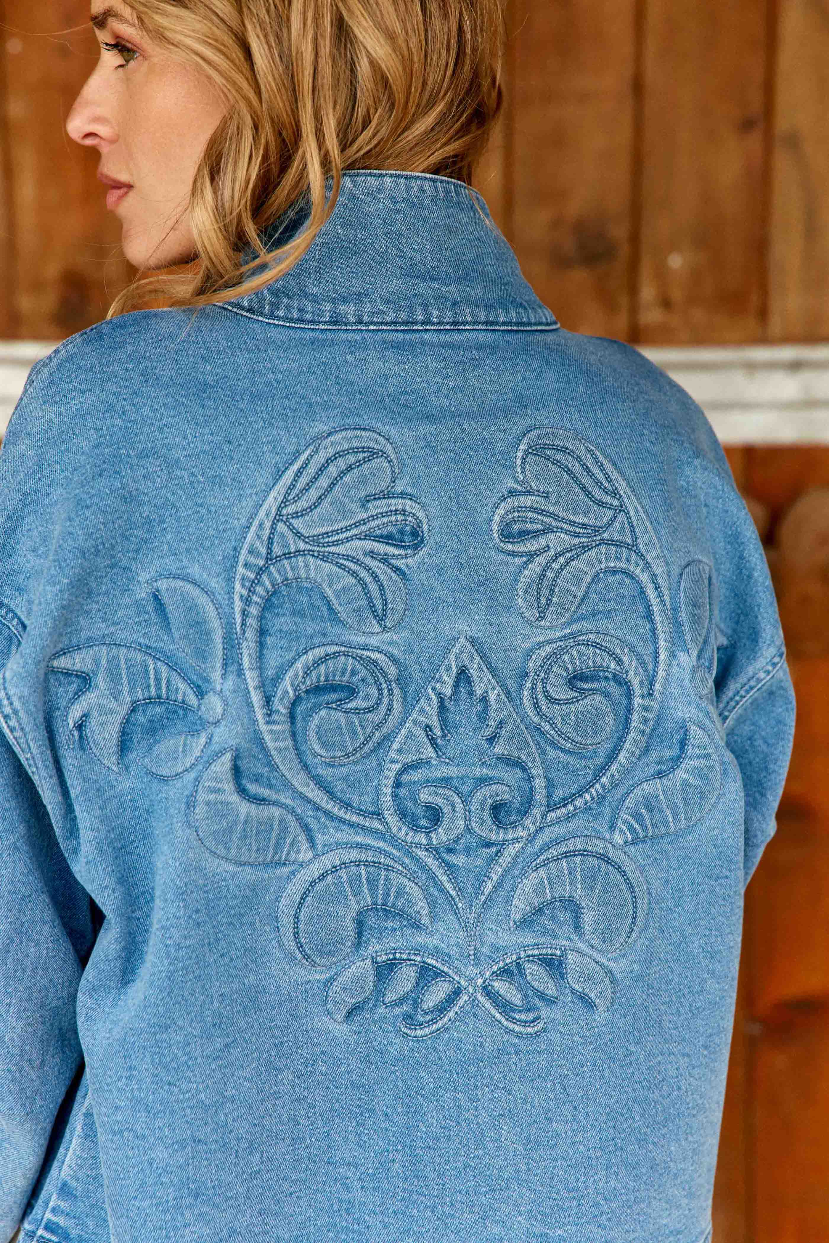 Velmo - Bestickte Jeansjacke
