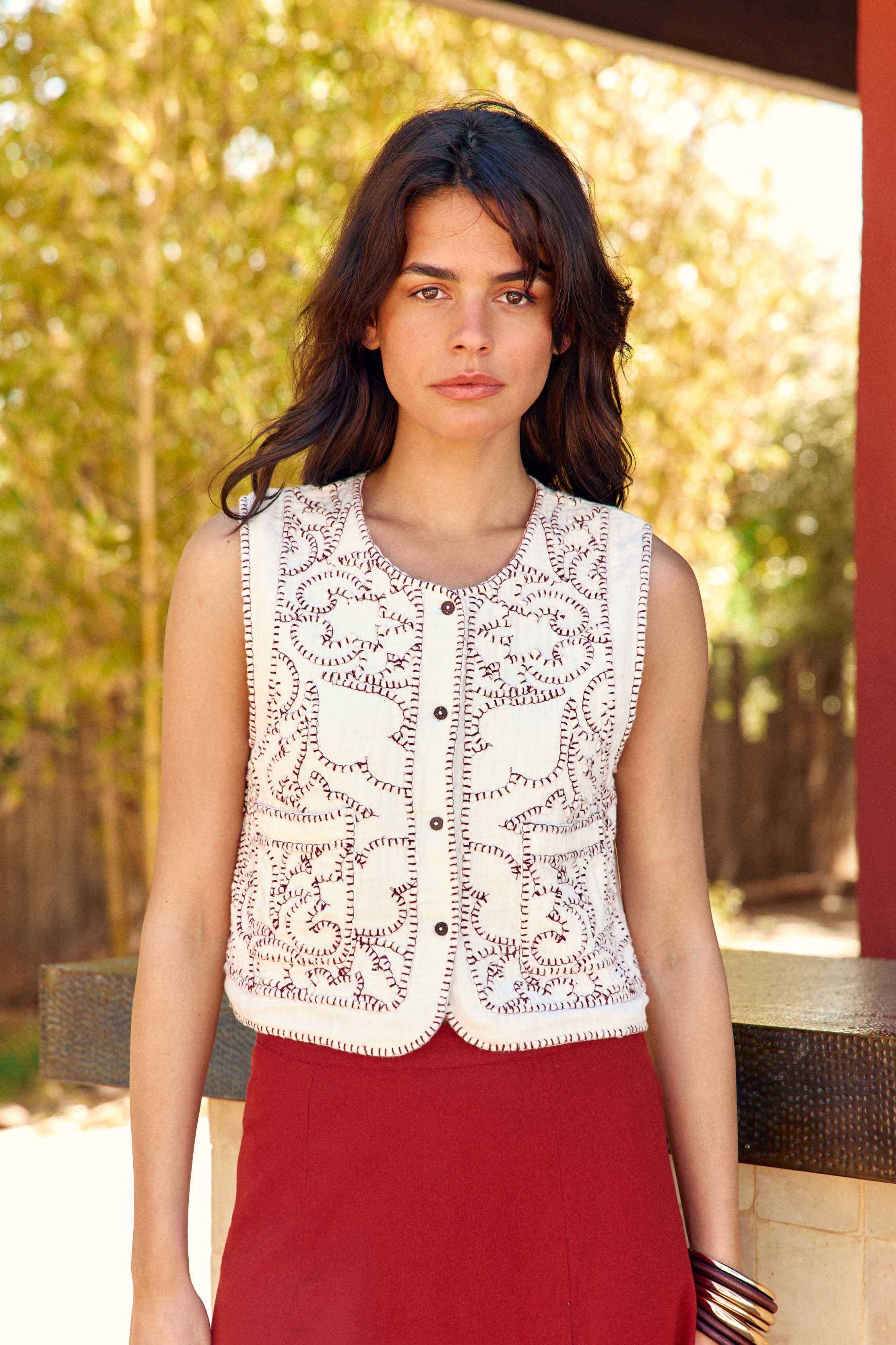 Verati - Embroidered Sleeveless Vest