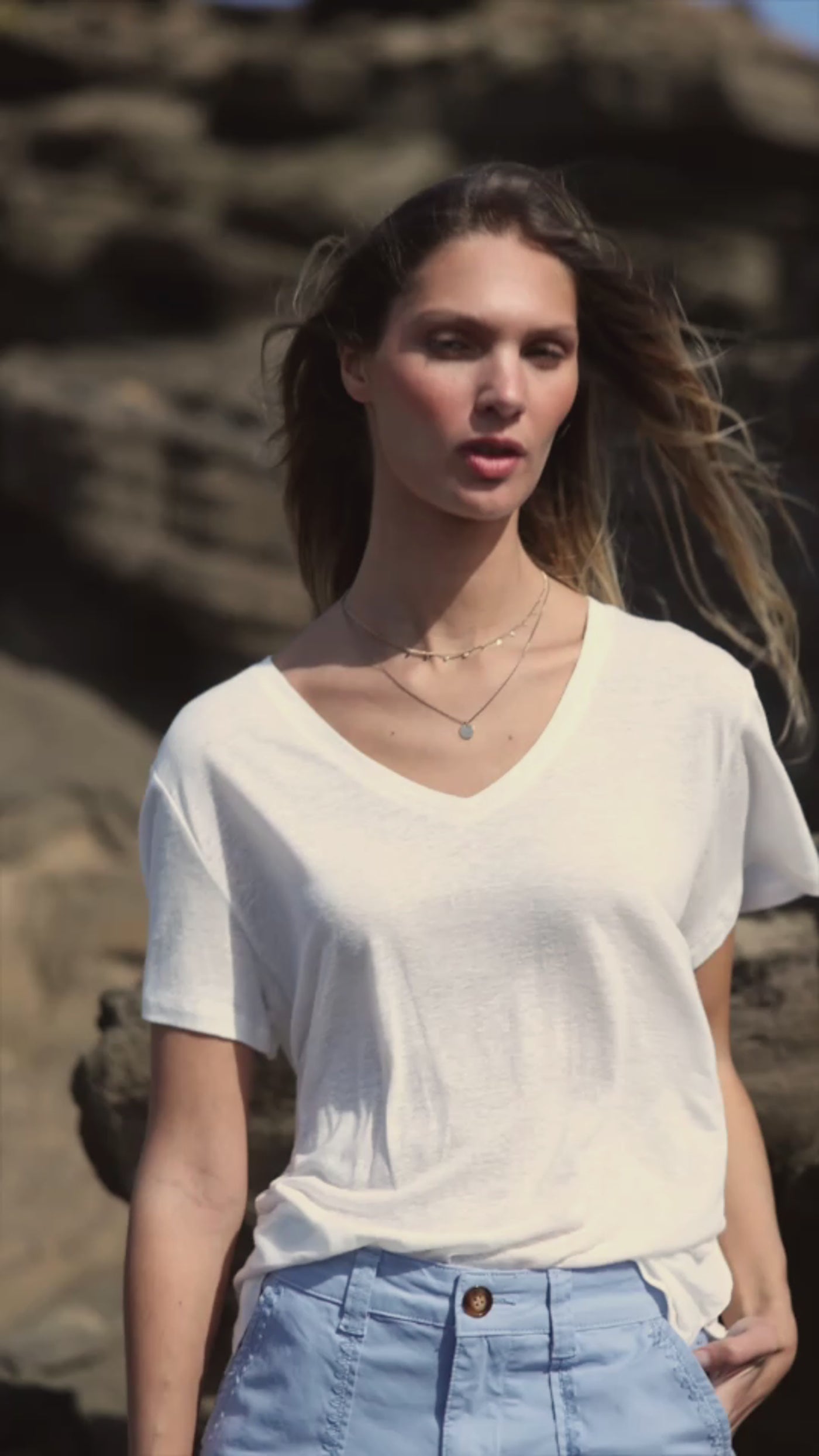 Ecru V-neck T-shirt - Thana