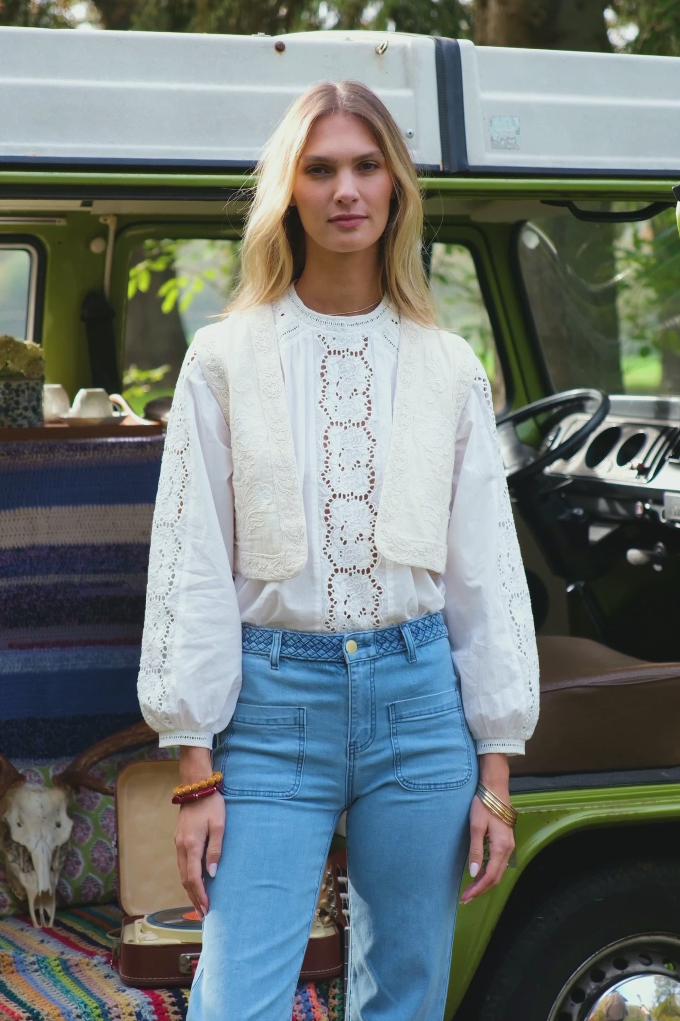 Ivory sleeveless jacket - Vania